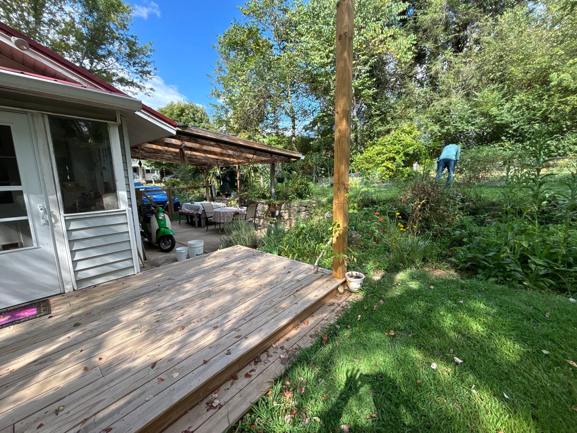 Wood Deck using Wood Sealant by DuraSeal