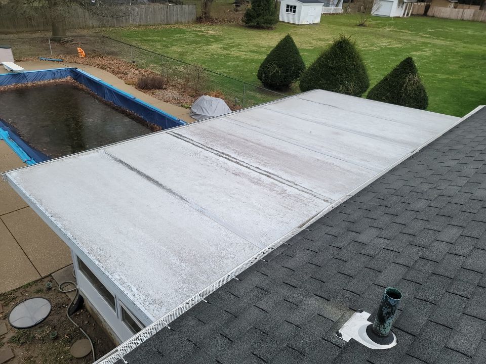 Brand: Atlas Pinnacle Color: Pristine Scotchgard Copper Canyon Drip: Musket Brown by Eagle Eye Roofing