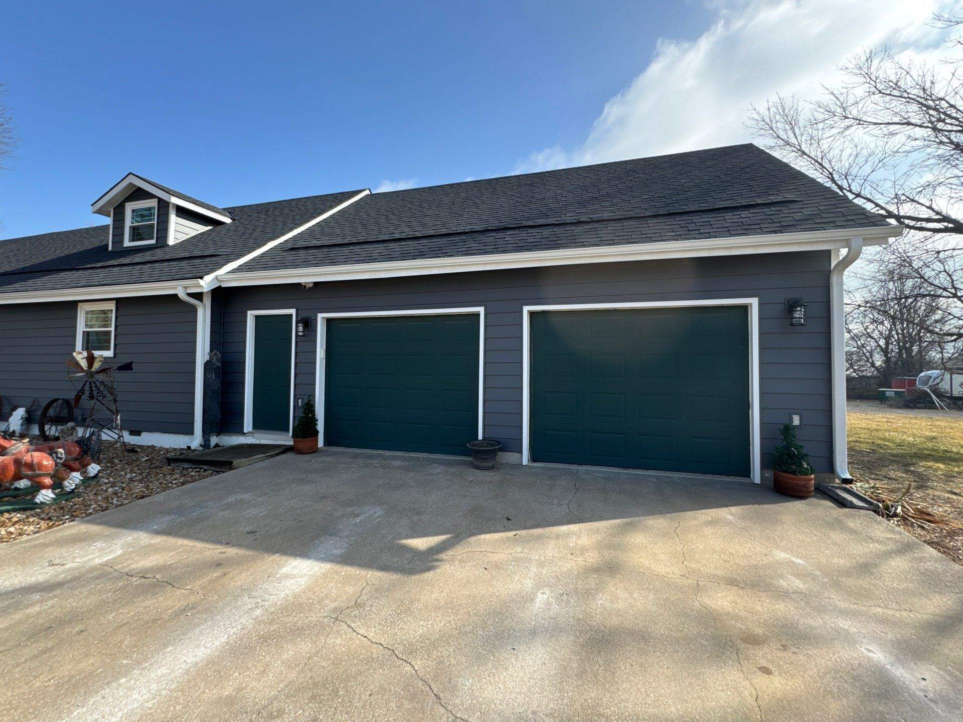 Siding Installation using Craneboard D7 by EEC Windows, Siding & Roofing