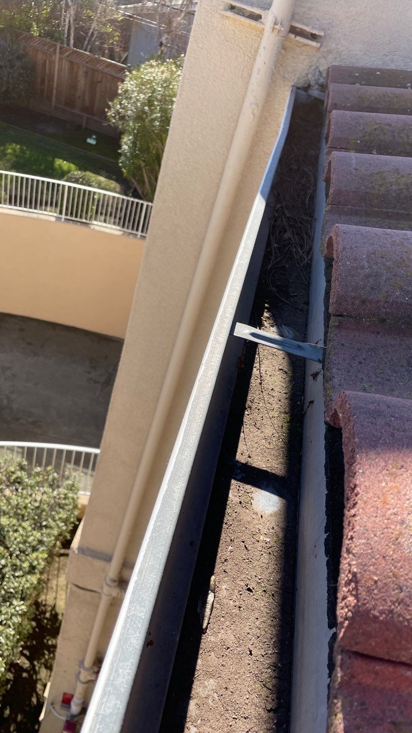 12-Unit HOA Gutter Cleaning in San Jose by All One Solar Shine