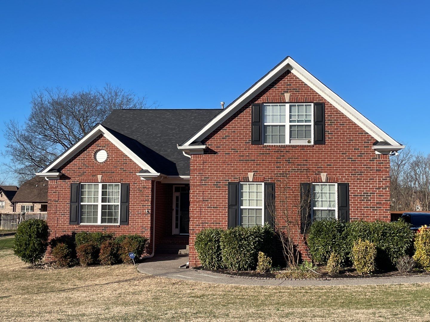 Residential Roofing Installation using Owens Corning Roofing System by Undersun Roofing 