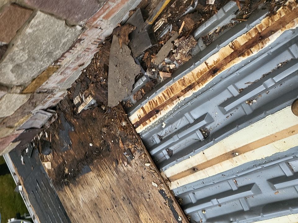 ATLAS PINNACLE HP W/SCOTCHGARD COLOR: WEATHERED WOOD by Eagle Eye Roofing