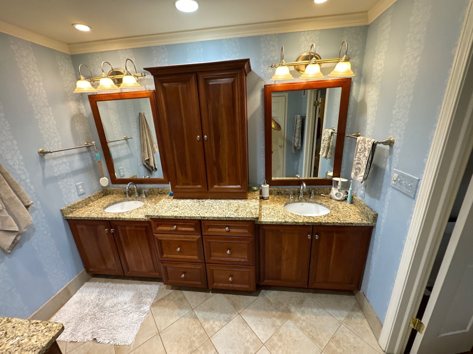 Master bathroom renovation by Prudencio