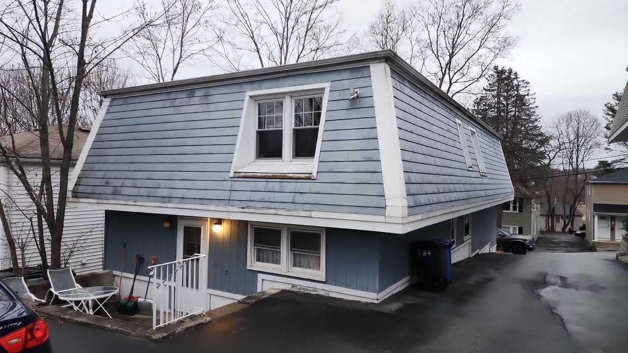 Vinyl siding project by UBrothers Construction