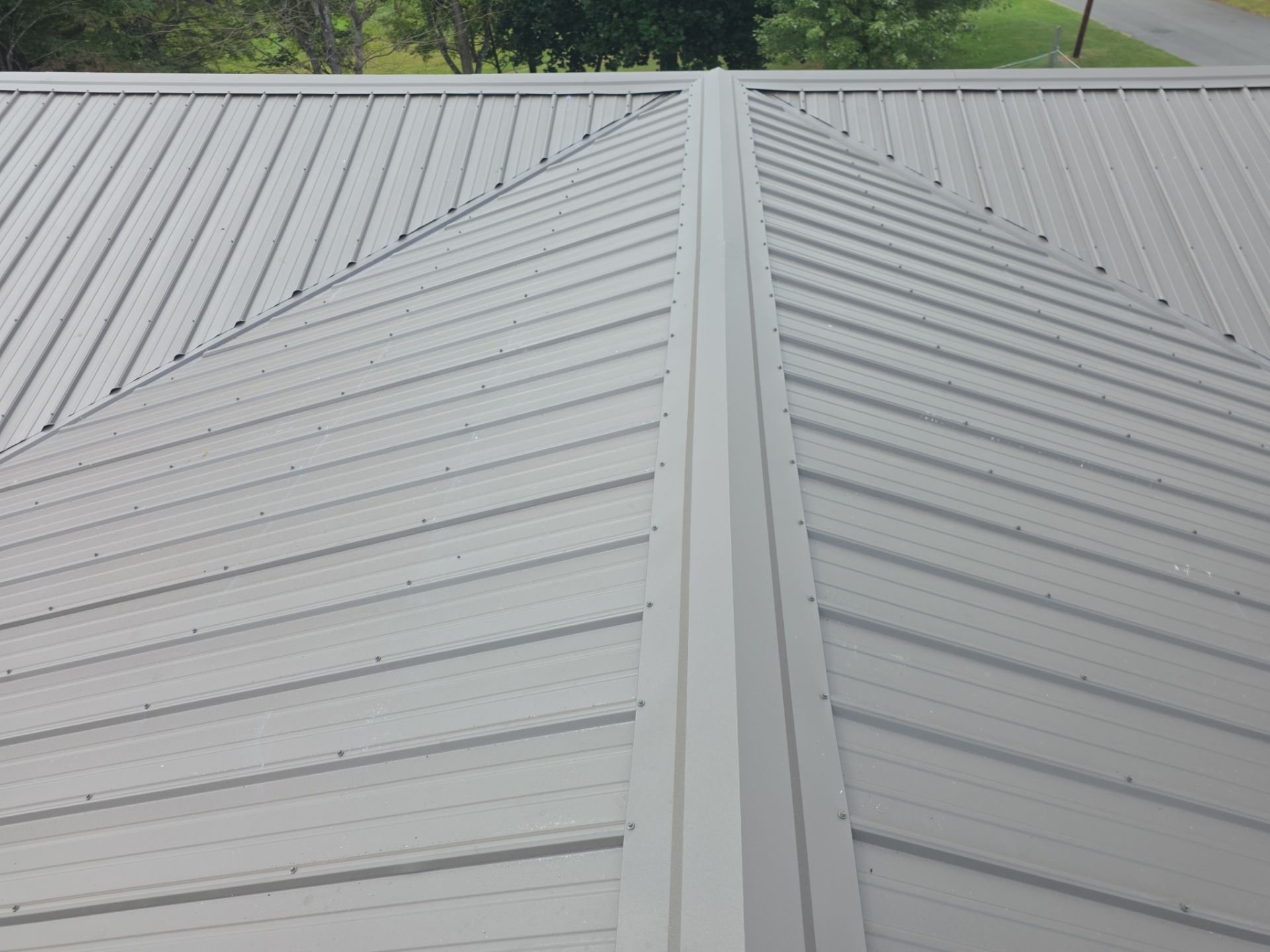 Morrison Residence - Piney Flats by Omnia Roofing