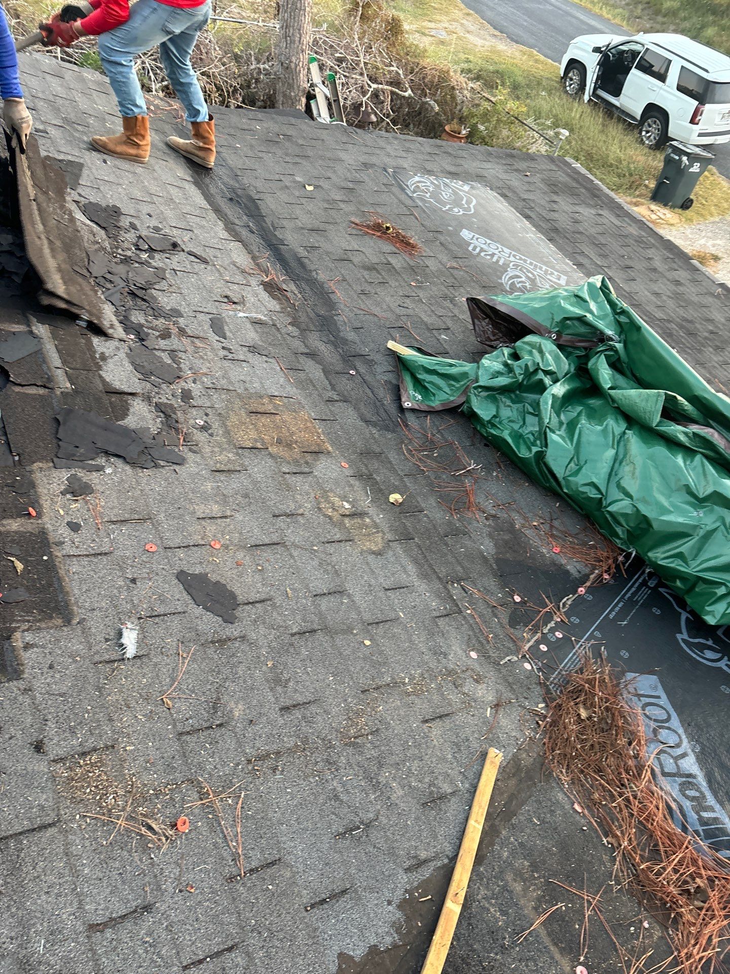 Residential Roofing Installation using Owen's Corning Duration (Lifetime) Shingles by Roof Repair Company