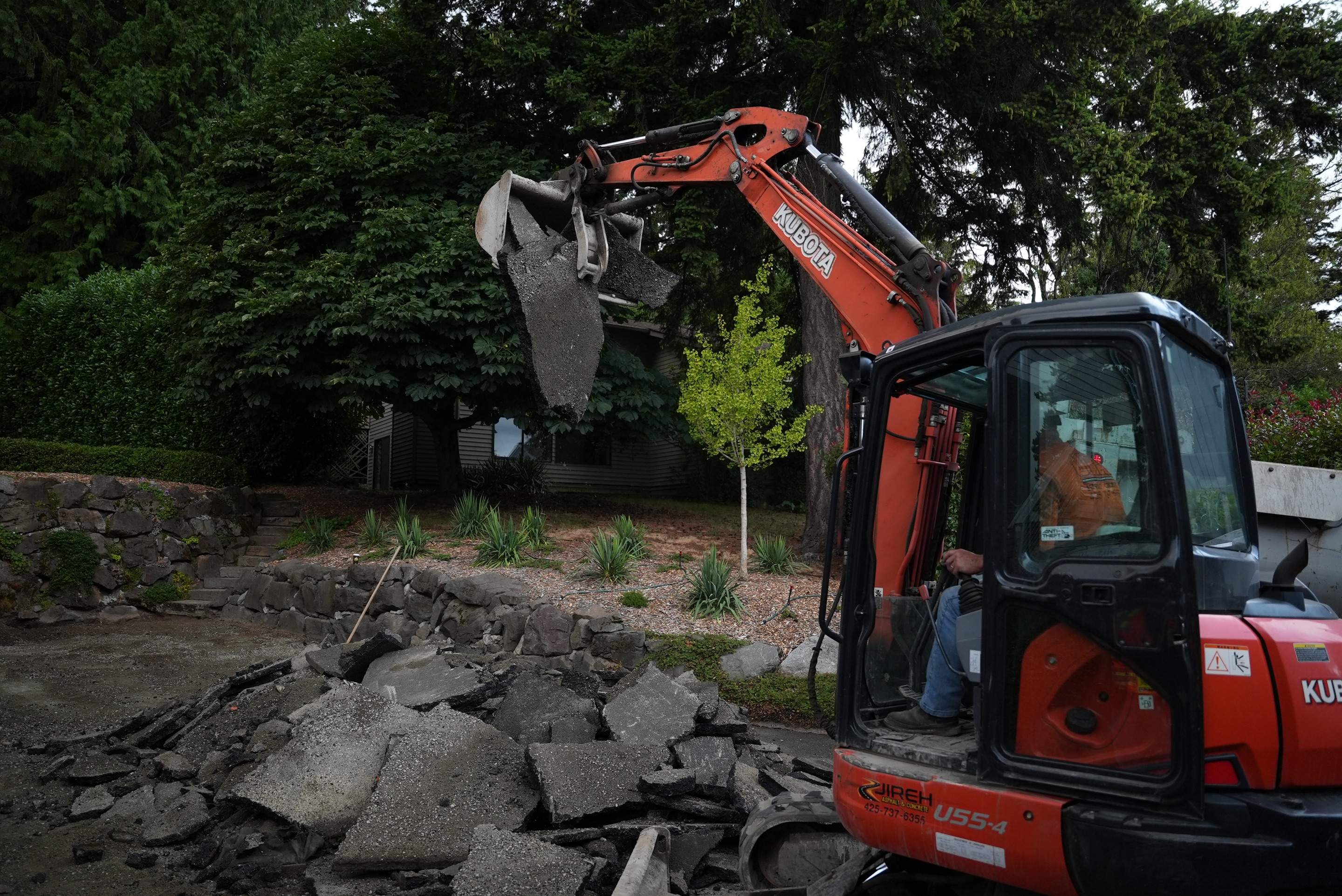 Jacquelyn | Asphalt Driveway by Jireh Asphalt & Concrete Inc 