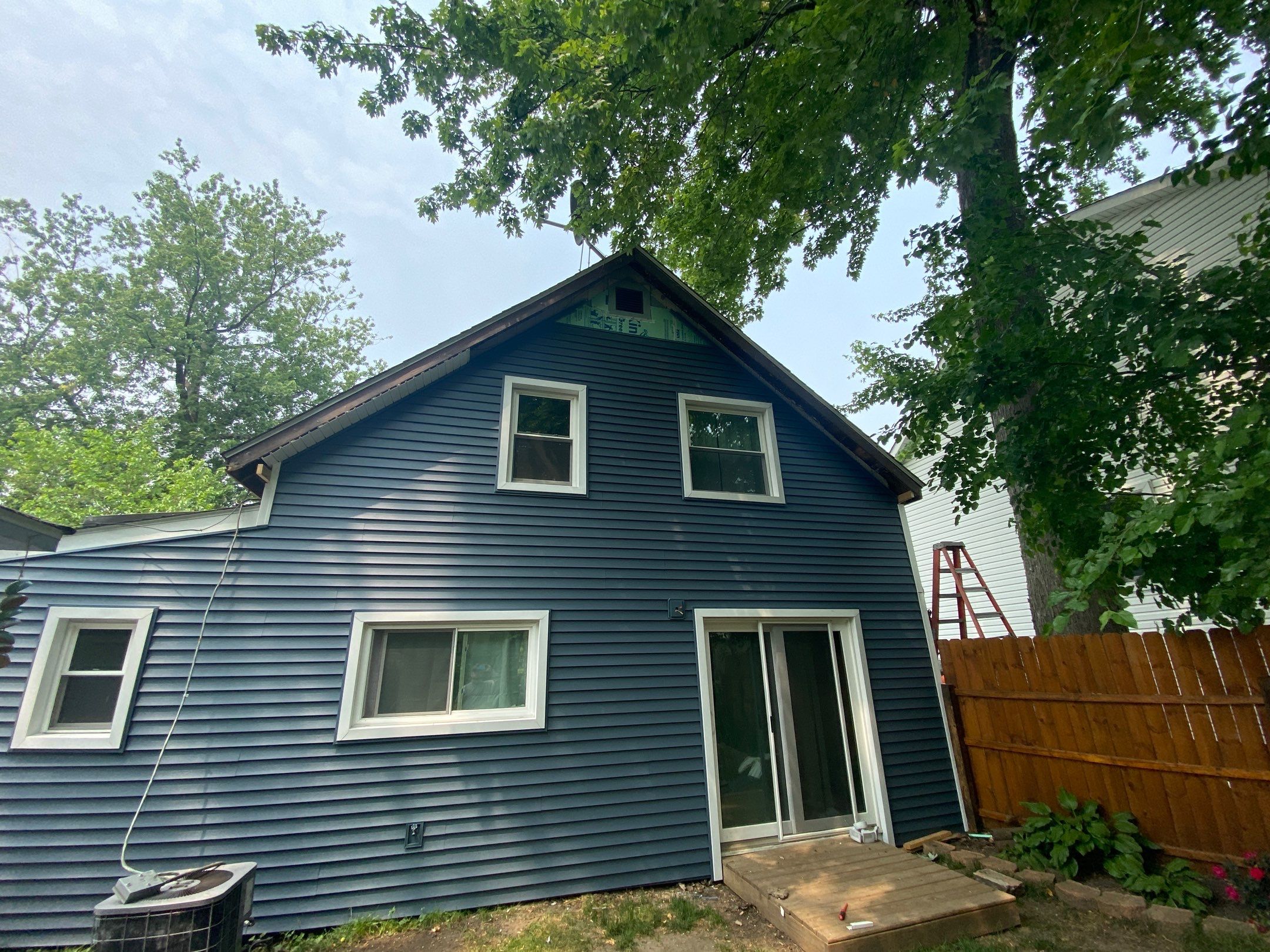 Siding Replacement using CertainTeed Restoration Classis D4 by 180 Contractors