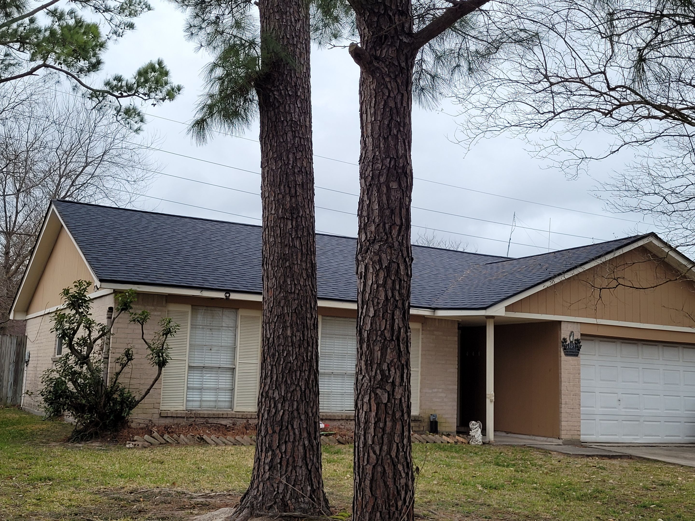 SureStart PLUS 4-STAR Warranty Fully covers materials, labor, tear-off and disposal expenses in years 1-50. by Roof Concepts Construction