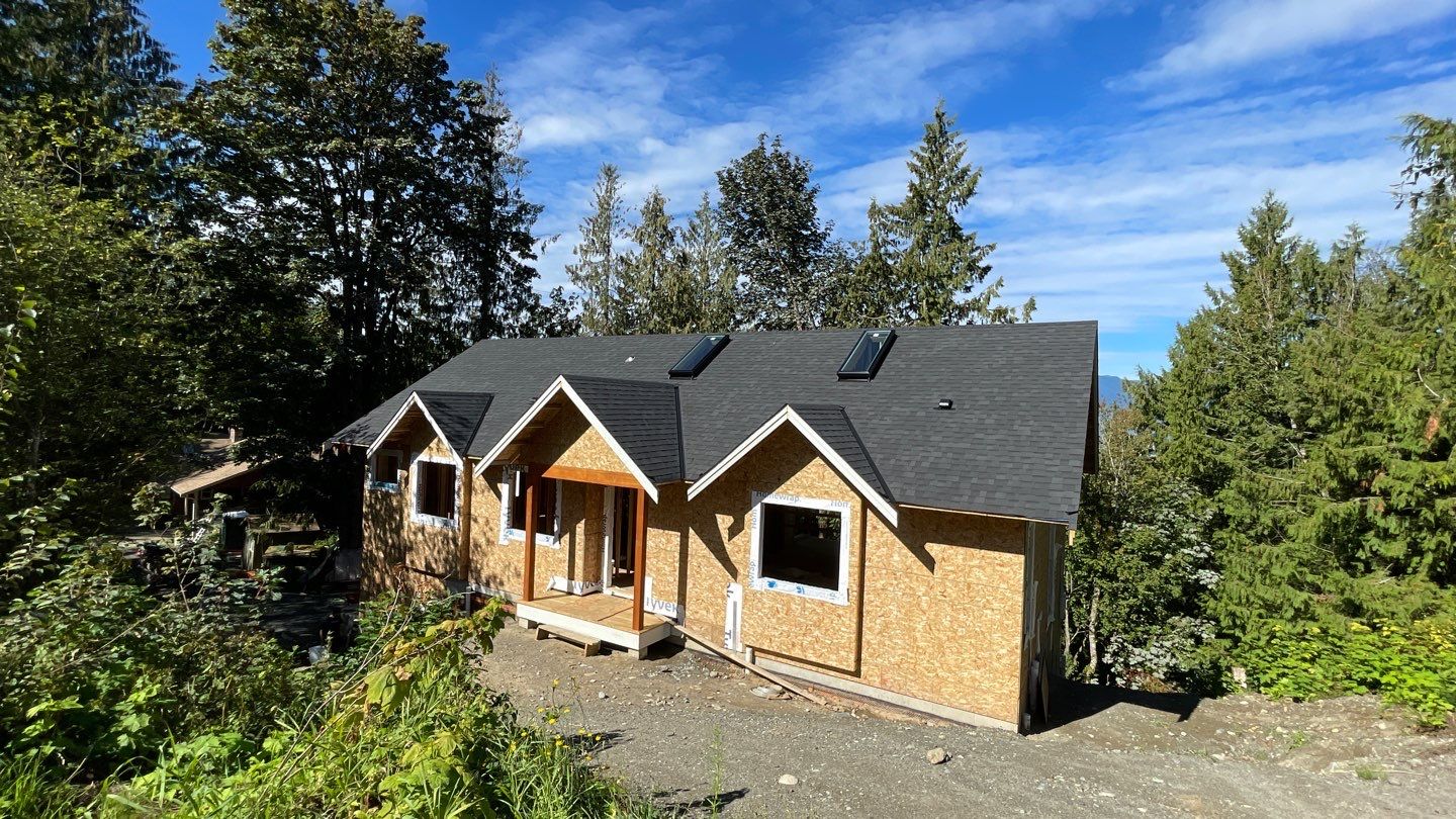 Residential Roofing Installation using OC Oakridge shingles by Top Notch Roofing Inc