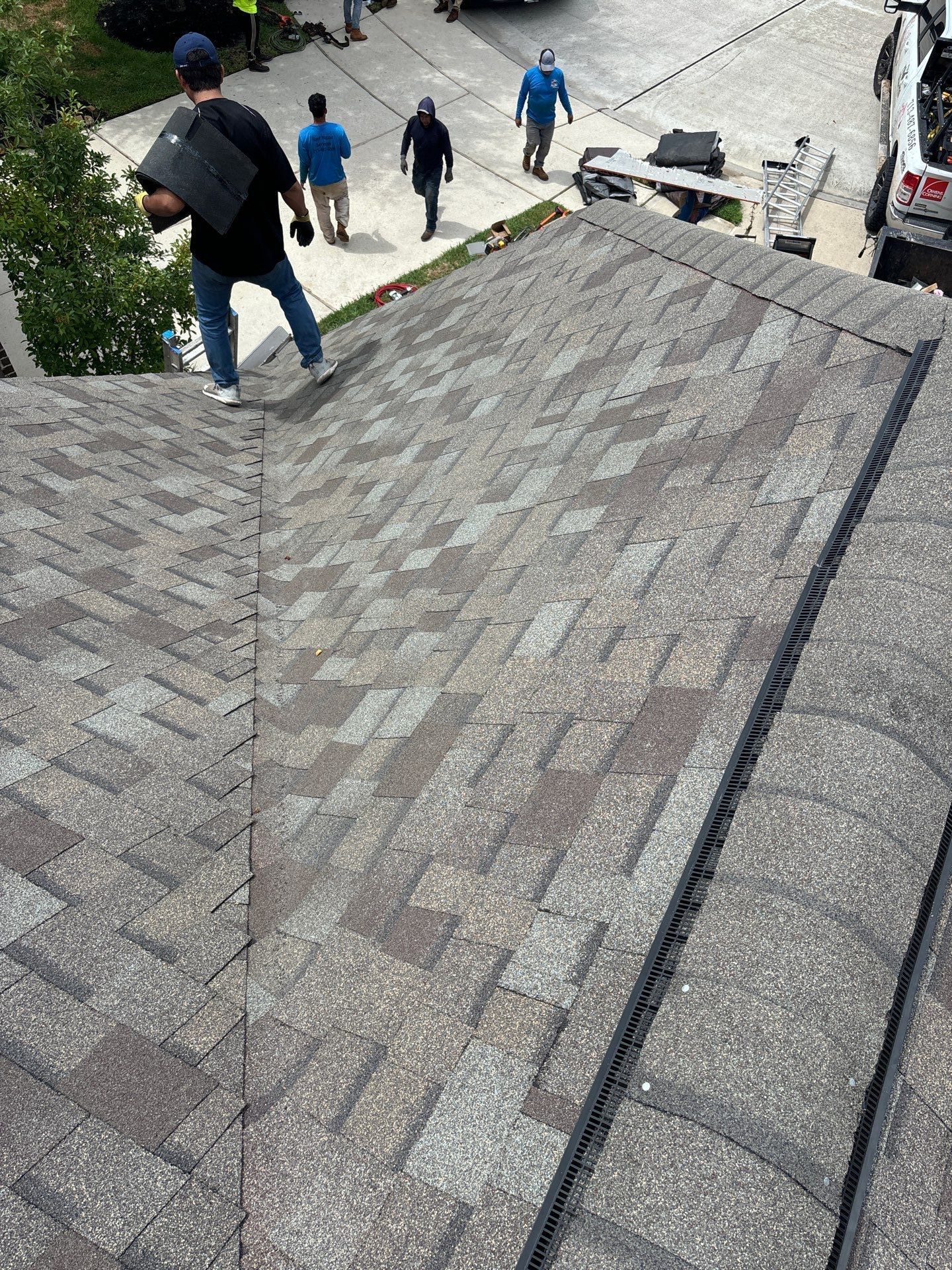 Residential Roofing Installation using Owen's Corning Duration (Lifetime) Shingles by Roof Repair Company