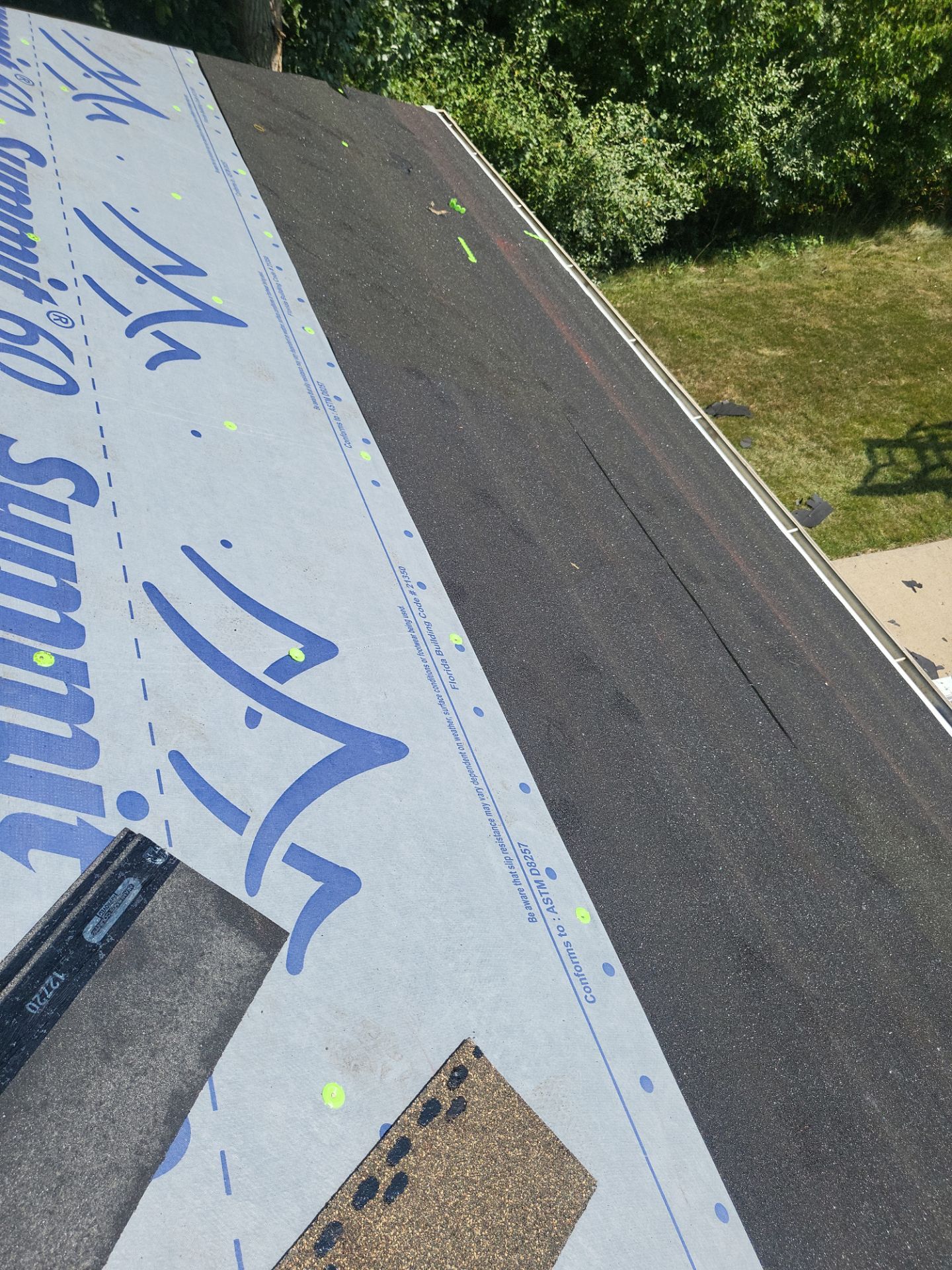 Atlas Pinnacle, Color, Majestic Shake, Drip Edge, Color, White by Eagle Eye Roofing