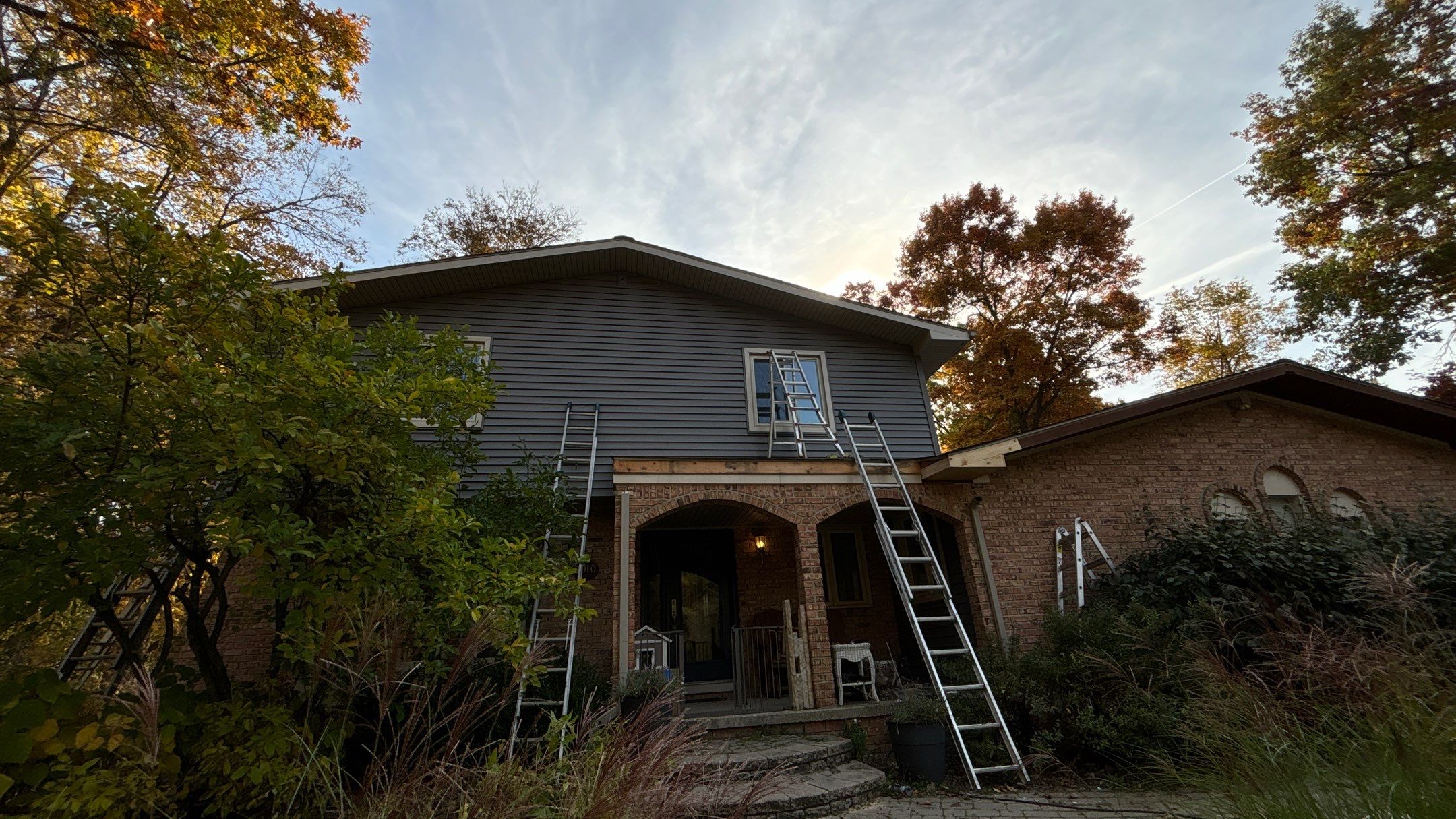 Siding Replacement using Alside Charter Oak D4.5" by 180 Contractors