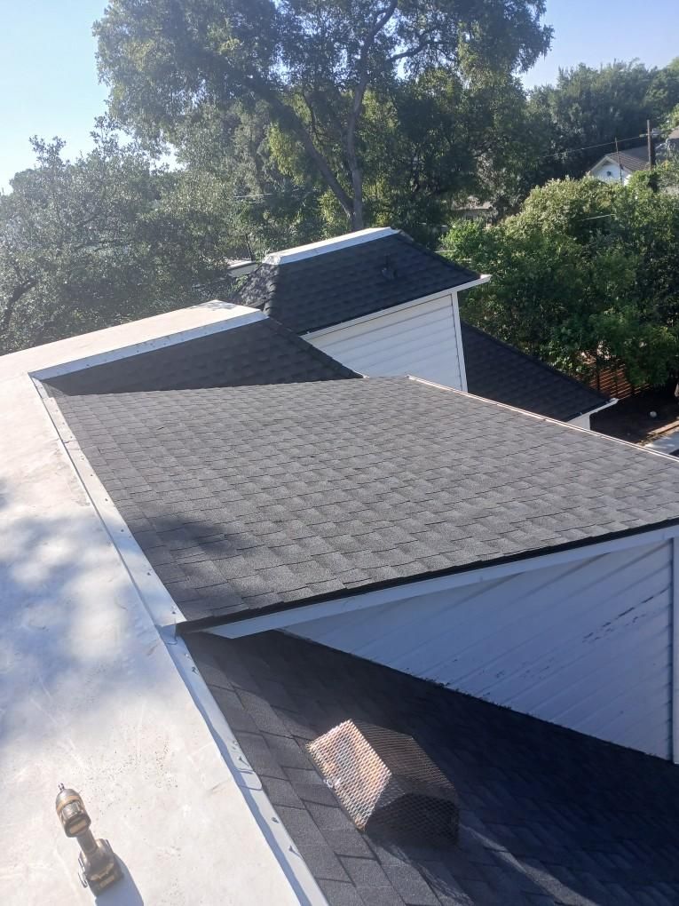 Charcoal - GAF Timberline HDZ by RoofsOnly.com