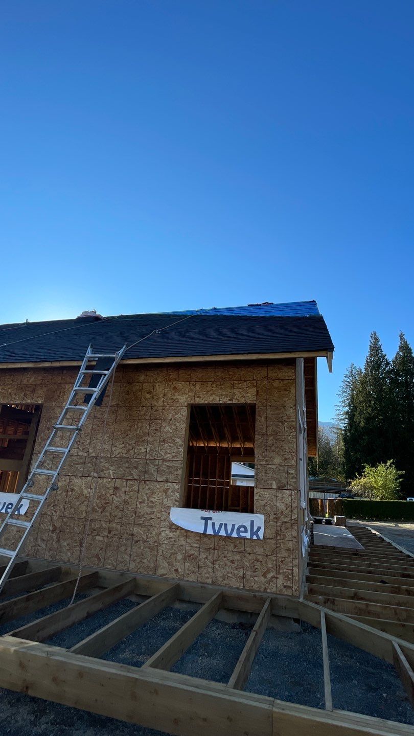 Residential Roofing Installation using OC Oakridge shingles by Top Notch Roofing Inc