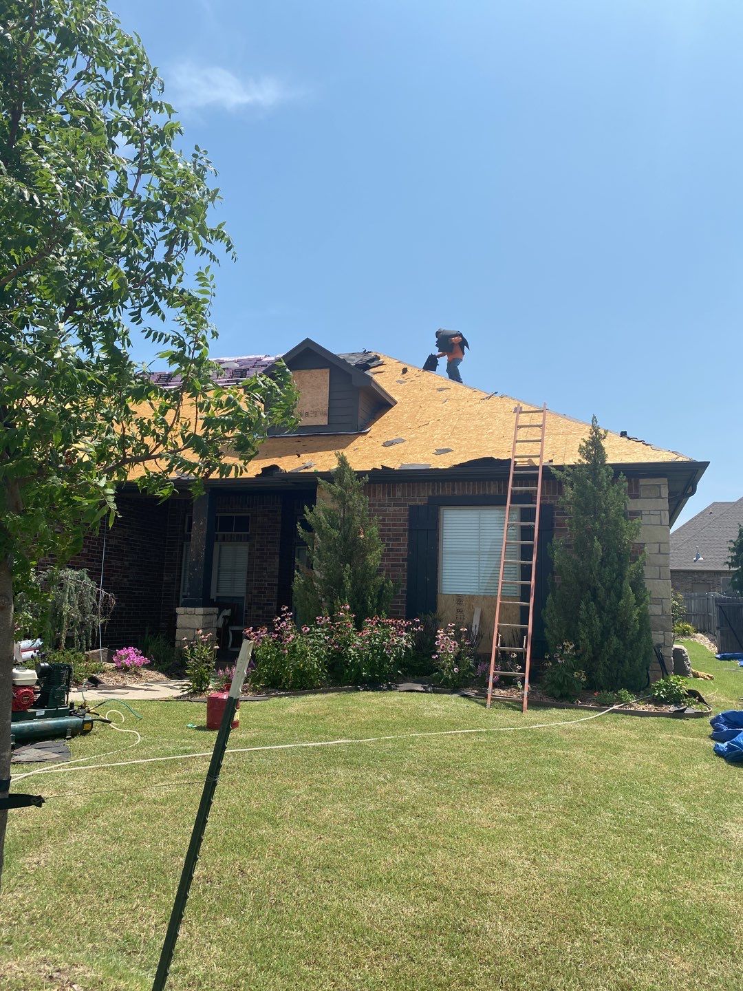 Owens Corning - Driftwood by Frontline Roofing and Construction