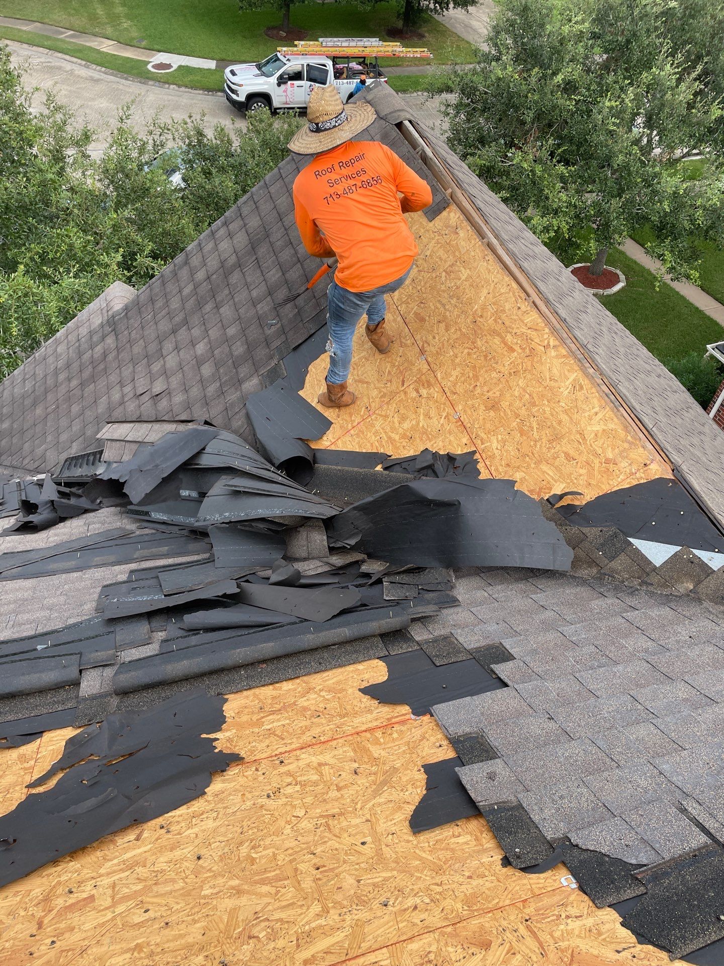 Residential Roofing Installation using Owen's Corning Duration (Lifetime) Shingles by Roof Repair Company
