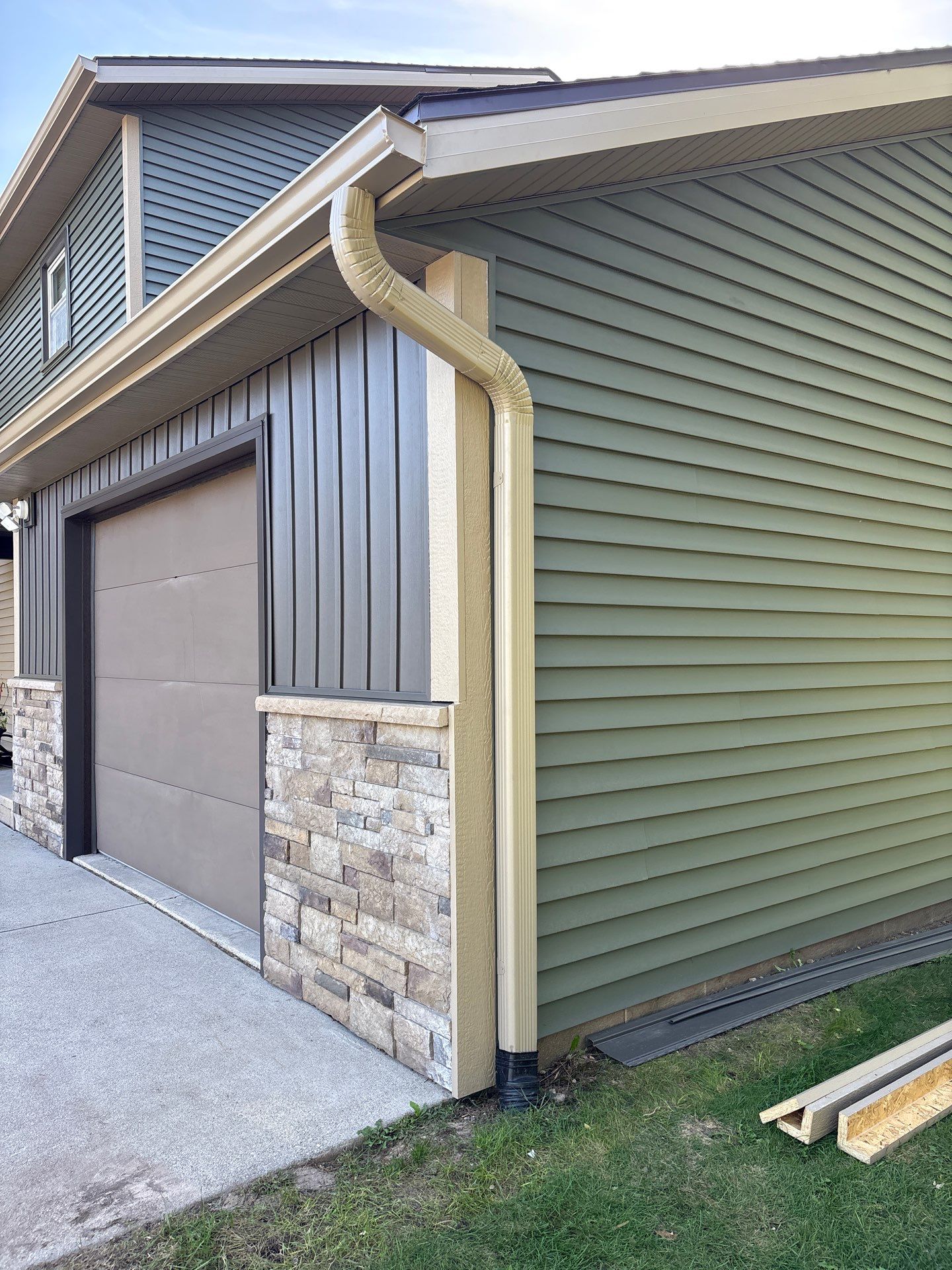 Hinze Siding by Gellings Roofing & Siding