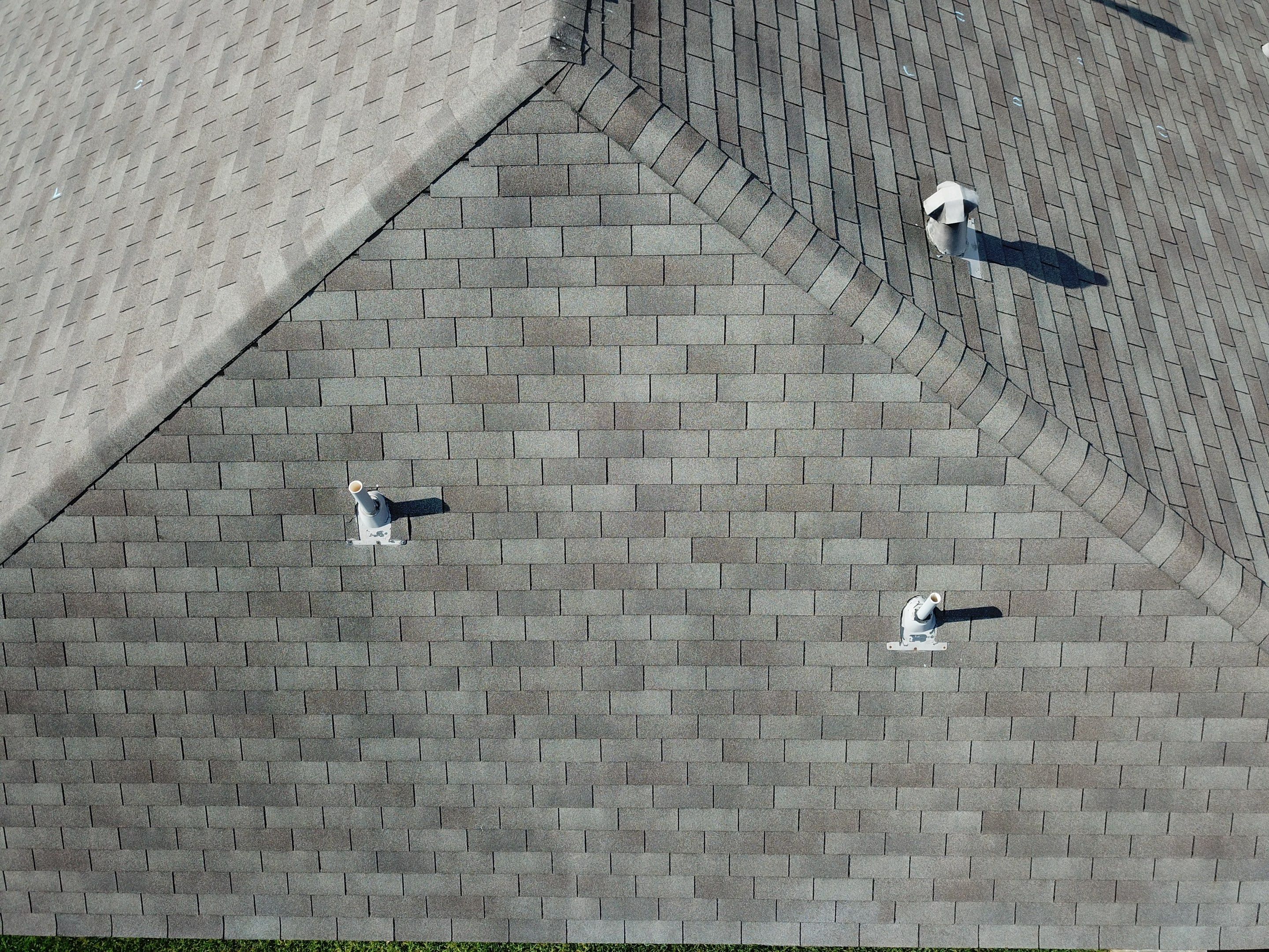 OC Duration Moire Back by HHH Roofing & Construction