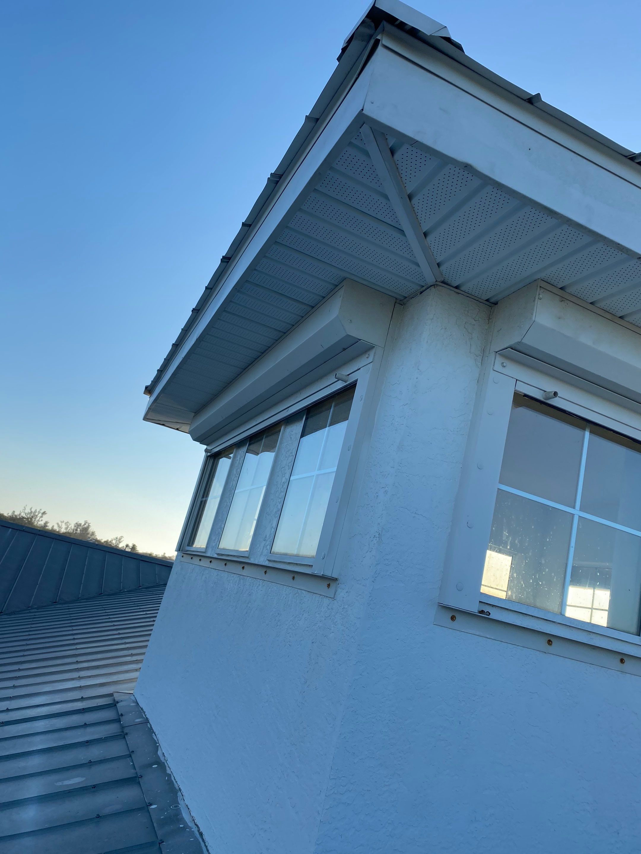 Seamless Gutter Installation for Beach Homes in Sarasota FL by Gutter Professors