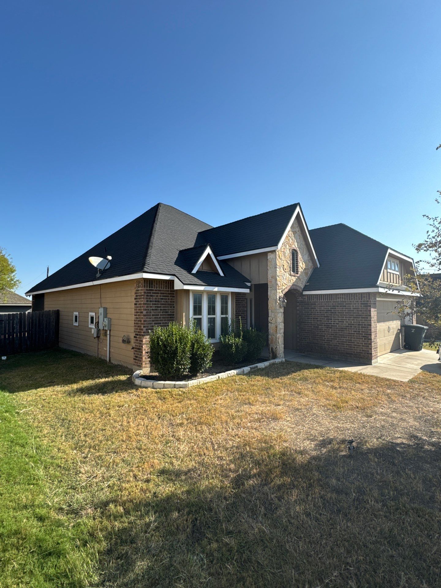 GAF Natural Shadow - Charcoal by Elite Roofing LLC