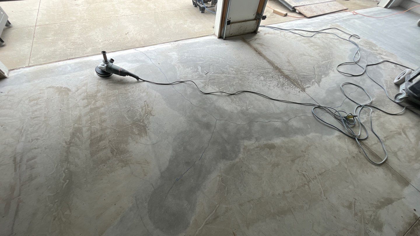 Garage using Silver Creek by Select Painting, Coatings & Garage Cabinets