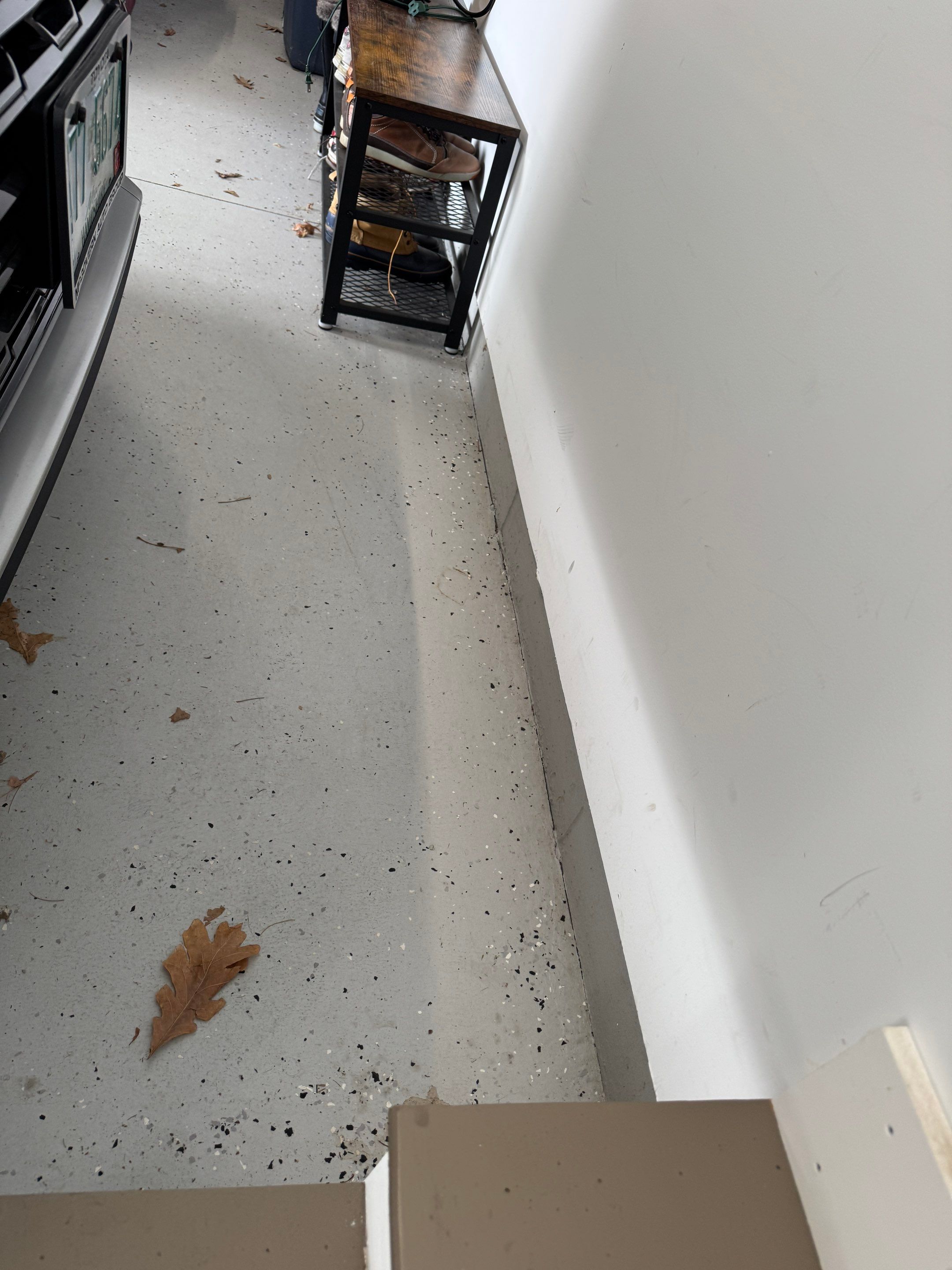 Garage in Londonderry, NH 03053 by Symphony Concrete Coatings
