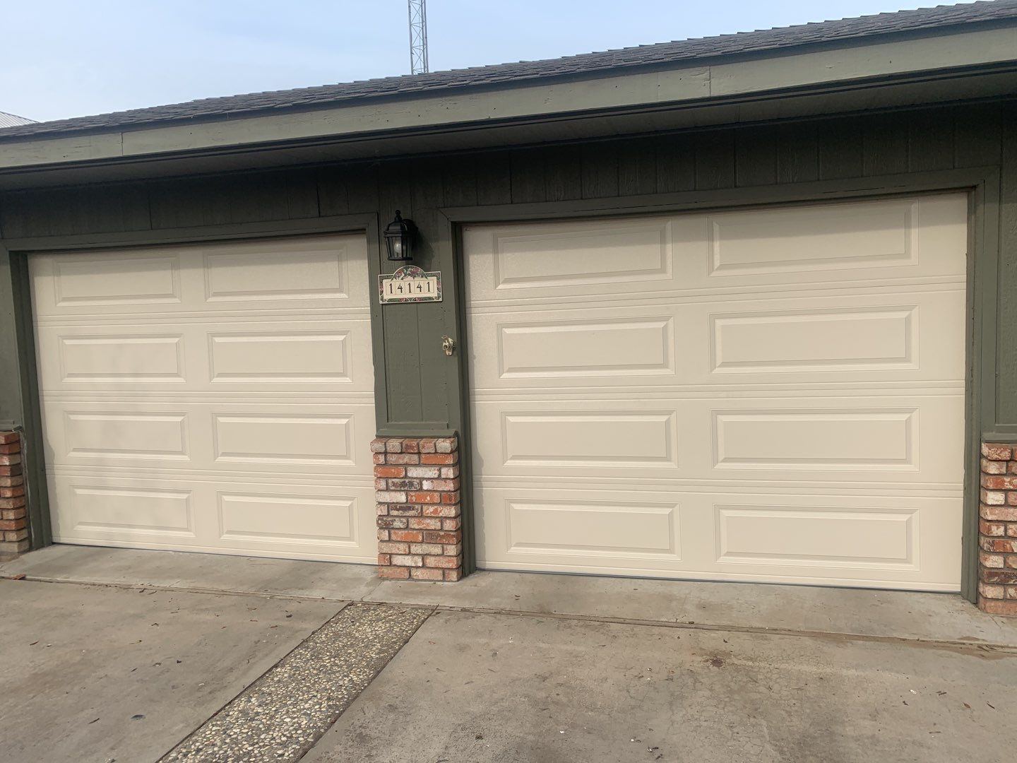 Garage Door Install using CHI Raised Panel