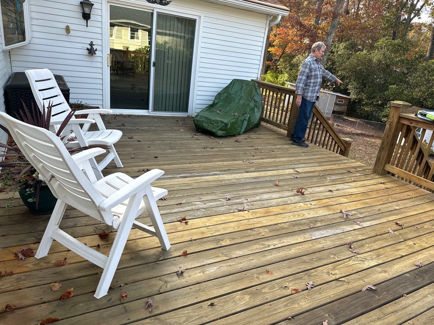 Wood Deck using Wood Sealant by DuraSeal
