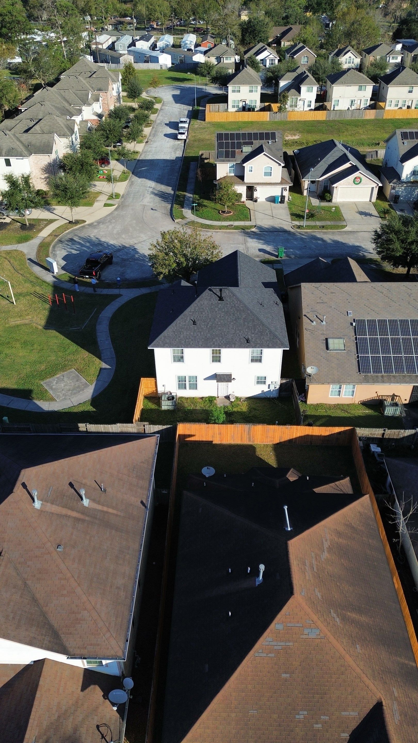 OC Duration Onyx Black by HHH Roofing & Construction