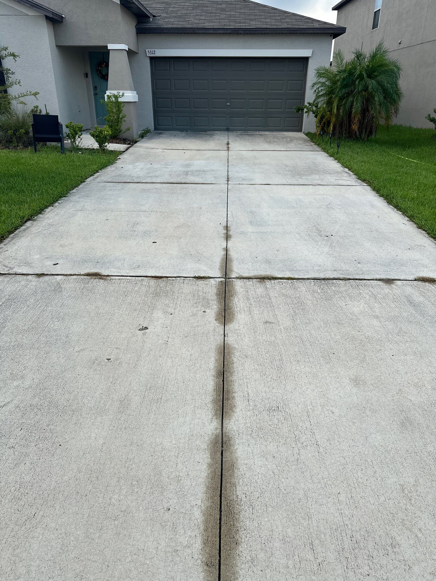🚿 Concrete Driveway, Sidewalk & Entryway Cleaning – Trevesta Community, Palmetto, FL by Sunshine AquaWash