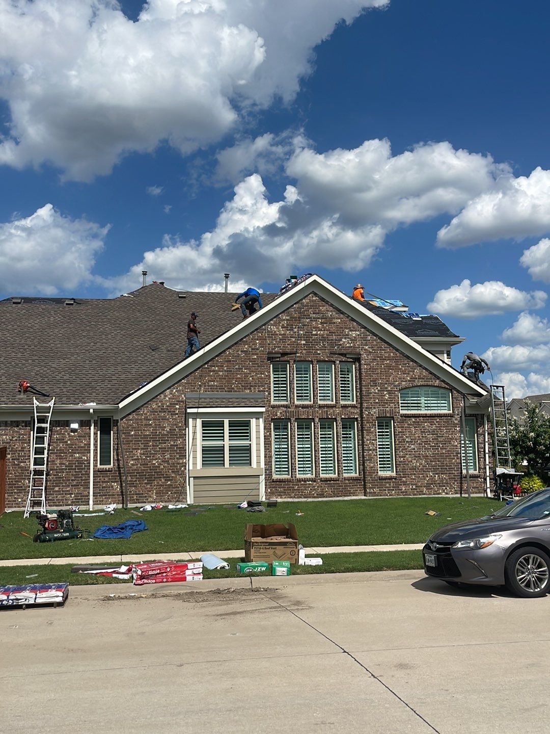 GAF HDZ - Weathered Wood by Elite Roofing LLC