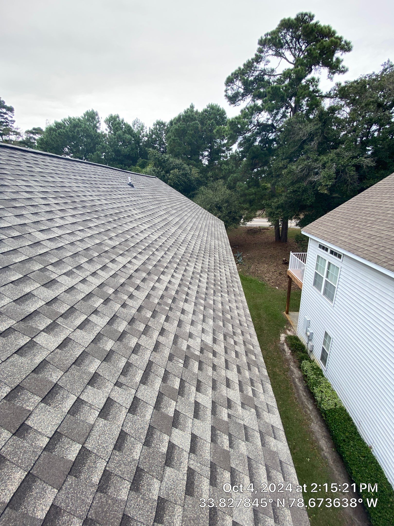 GAF HDZ - Weathered Wood by Linta Roofing Inc