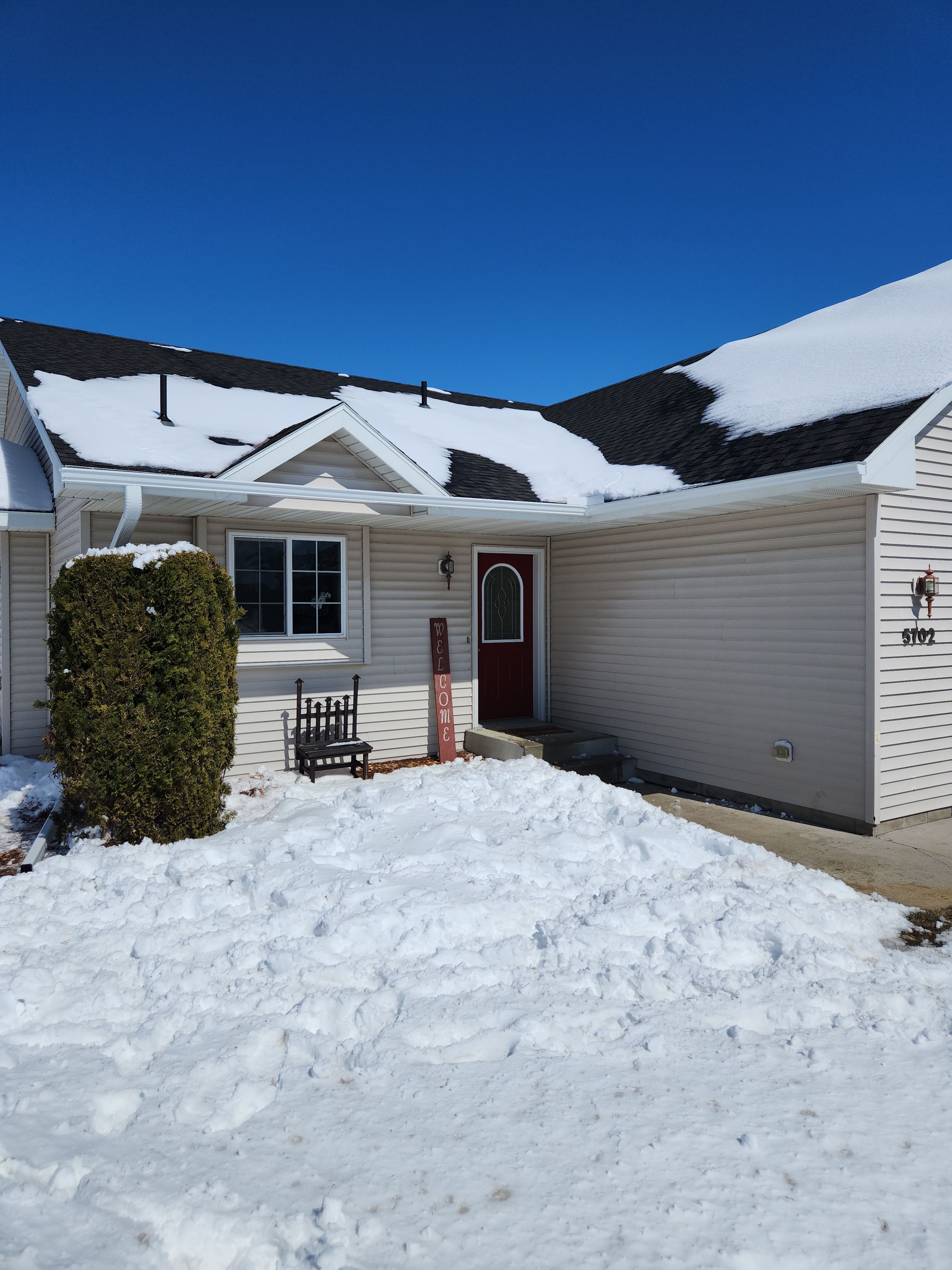 5" Gutters in Spicer by Next Level Seamless Gutters / Exteriors Inc.