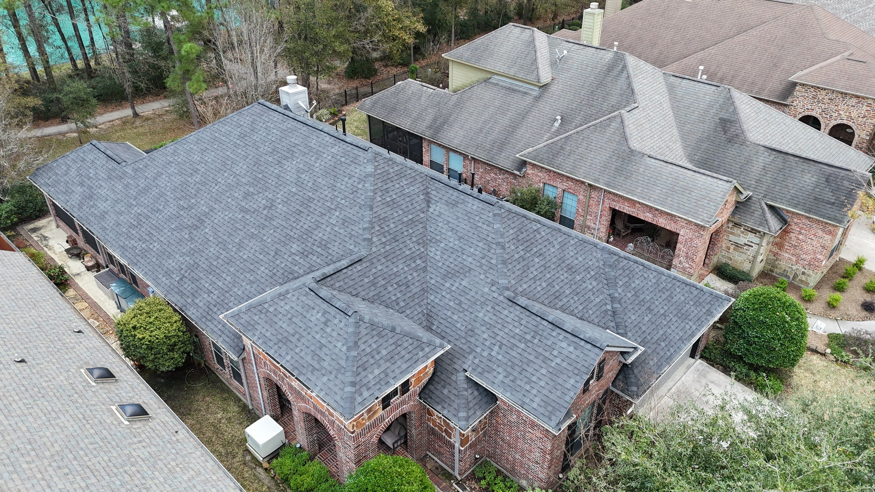 Kingwood Roof Installation using Atlas Pinnacle Pristine by Modern BYLT Roofing & Construction