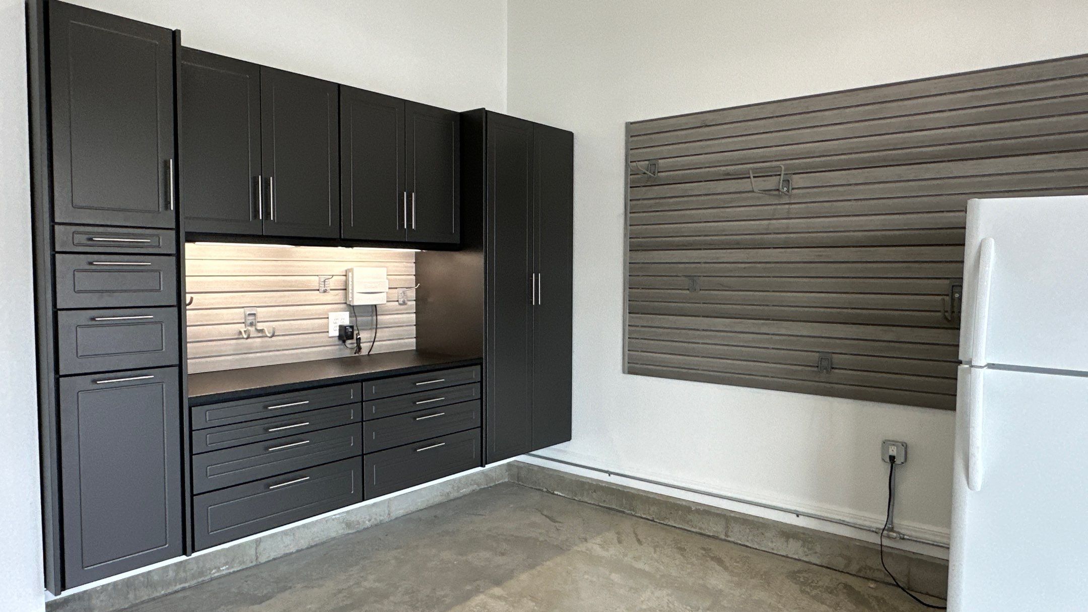Kelley C. transformed her garage with new cabinets by Banner Garage