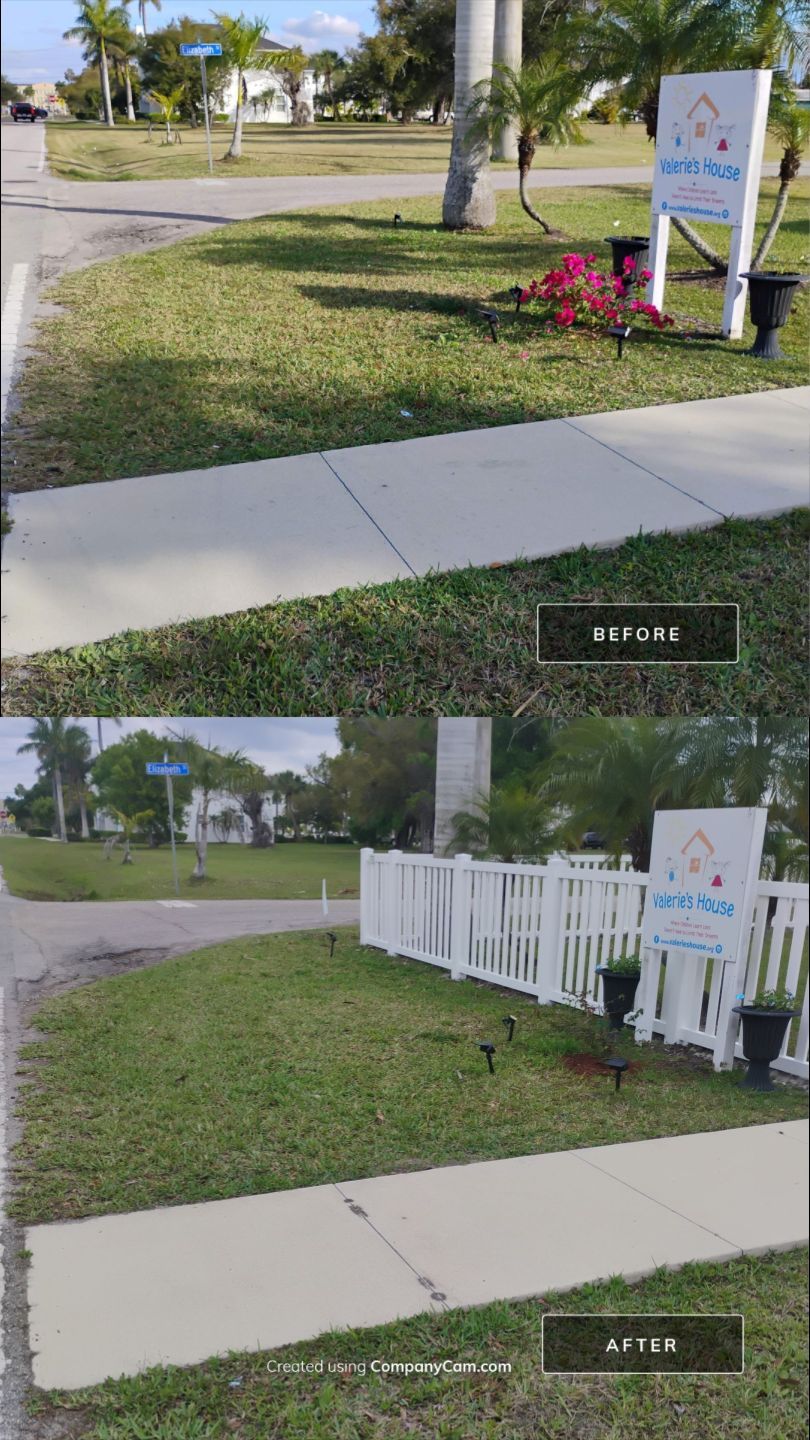 Vinyl Fence for Valerie's House by True Fence LLC