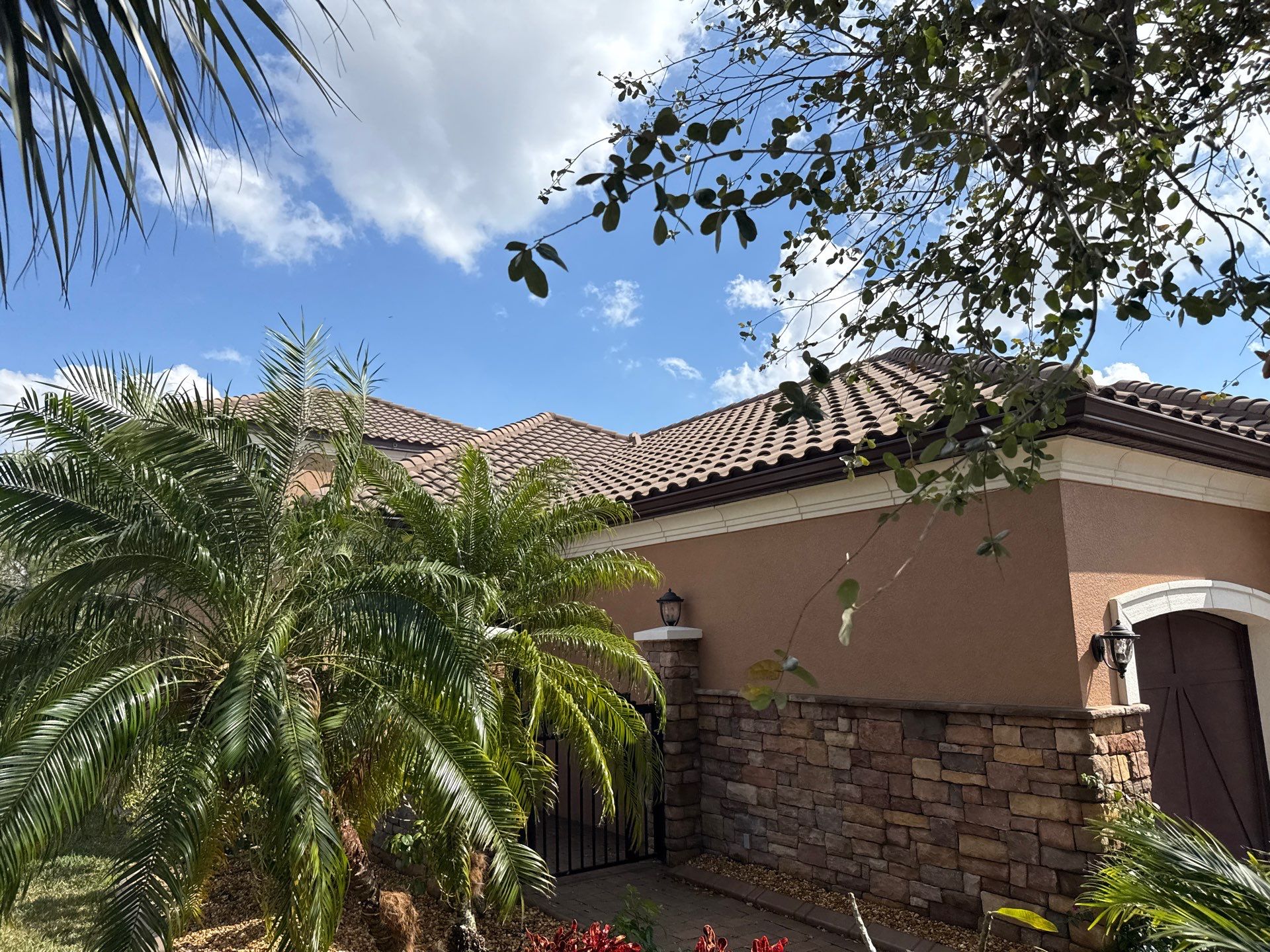 Tile Roof & Pool Deck Cleaning in Artisan Lakes Esplanade, Palmetto, FL – Sunshine AquaWash by Sunshine AquaWash