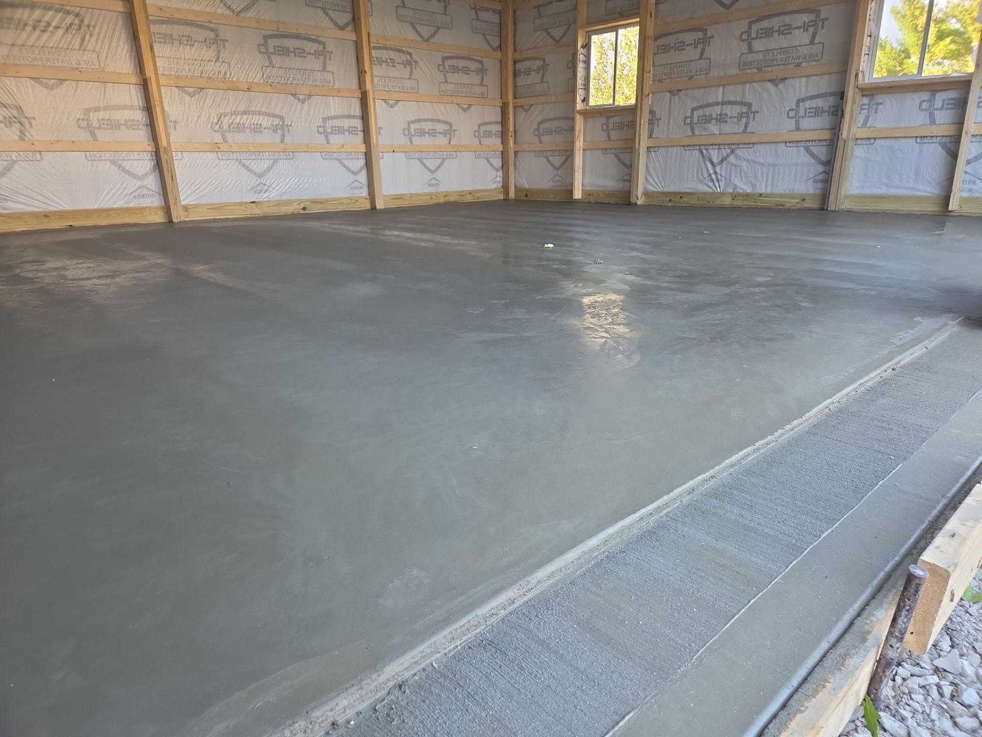 24'x40'x10' Pole Barn by The Barn Builders