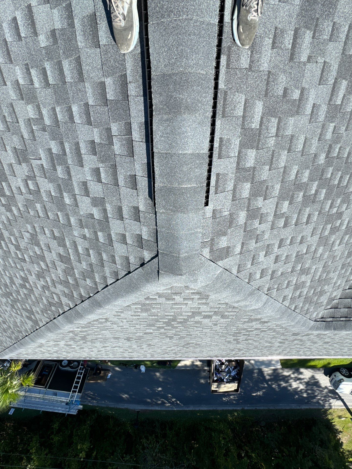 GAF HDZ - Charcoal by Linta Roofing Inc