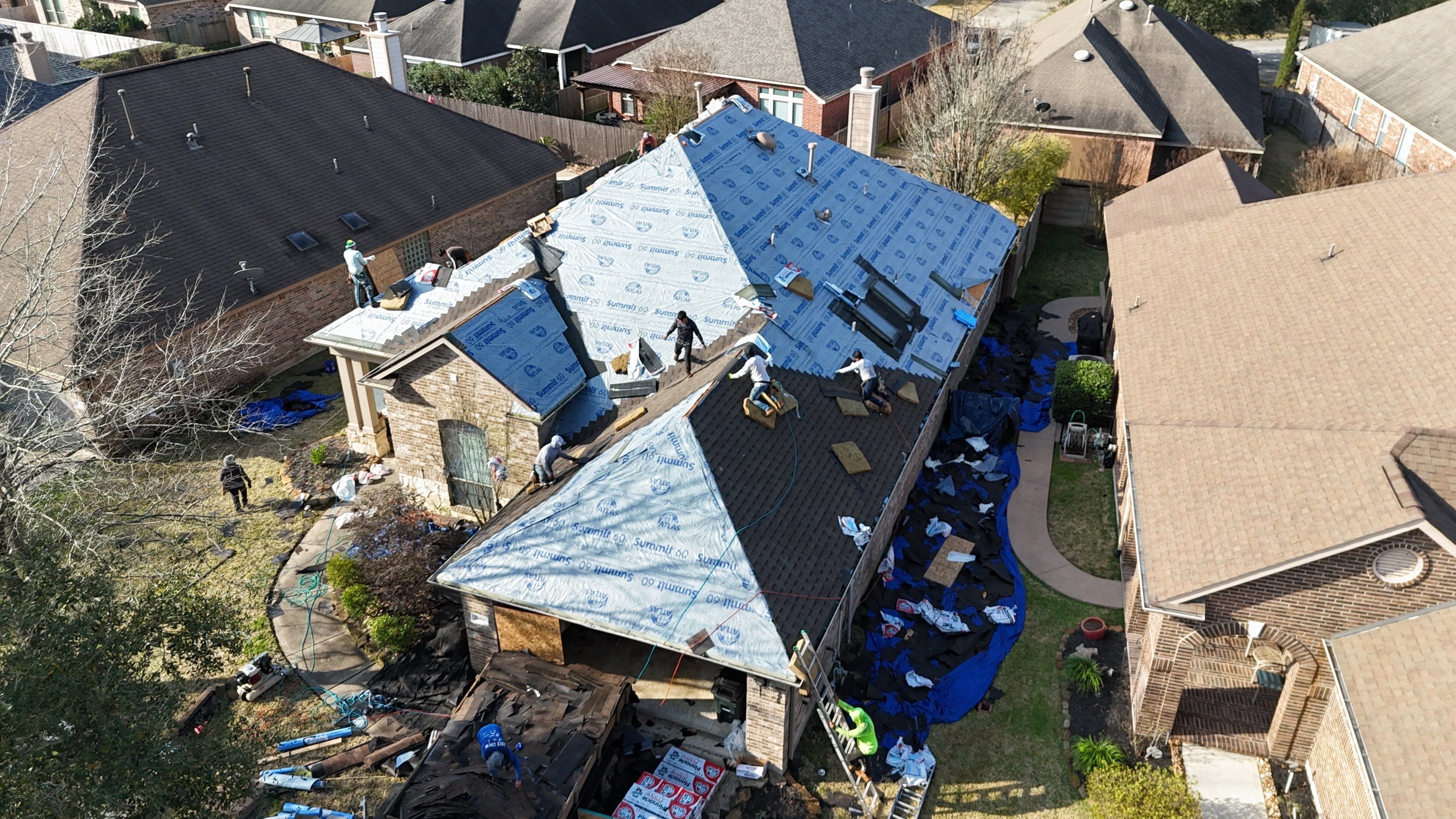 Kingwood Roof Installation using Atlas Pinnacle Pristine by Modern BYLT Roofing & Construction