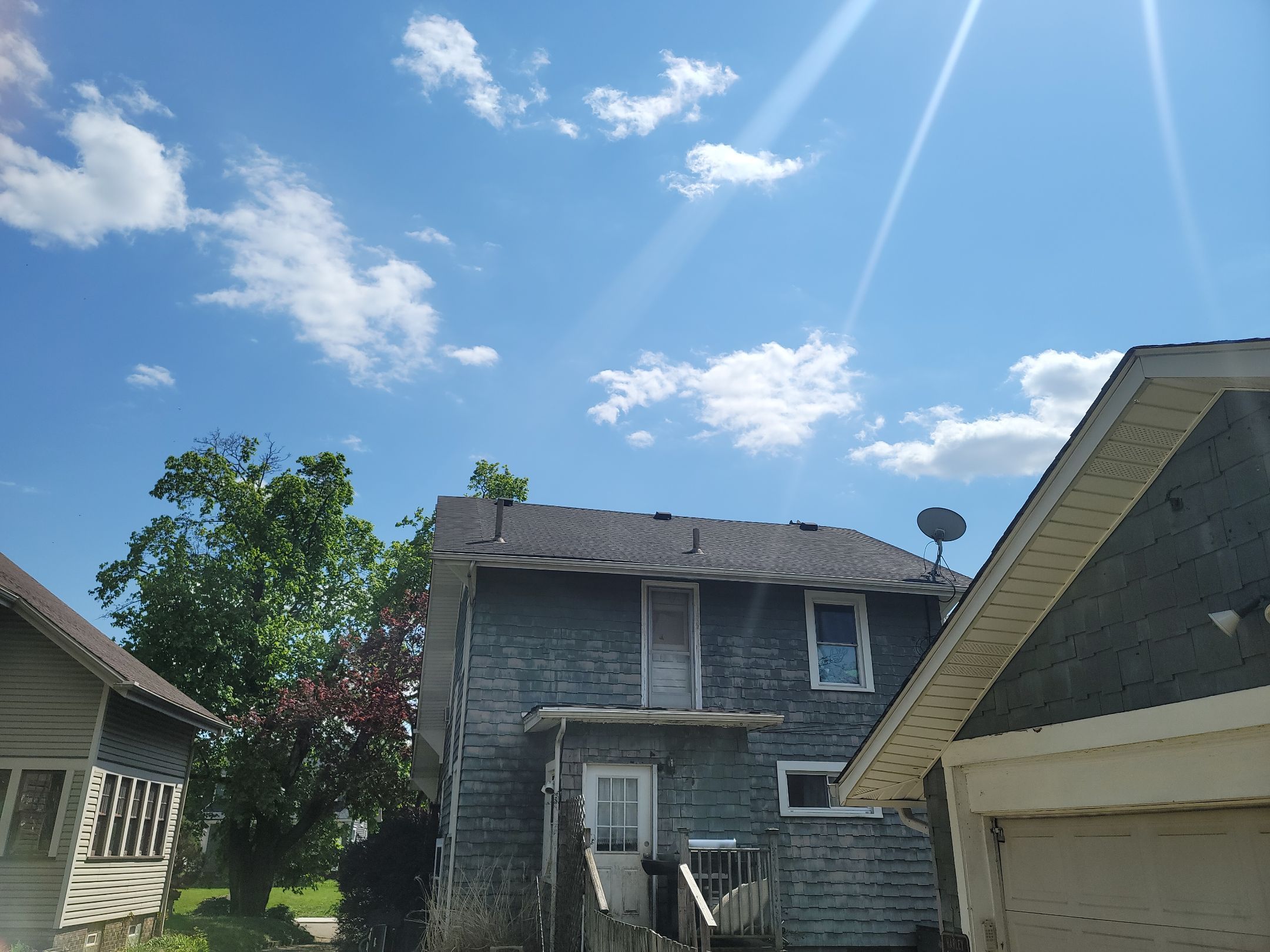 ATLAS PINNACLE COLOR: BURNT HICKORY DRIP EDGE: WHITE by Eagle Eye Roofing