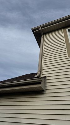 Turtle Shell gutter protection installation in Lombard, IL 60148, photograph 11