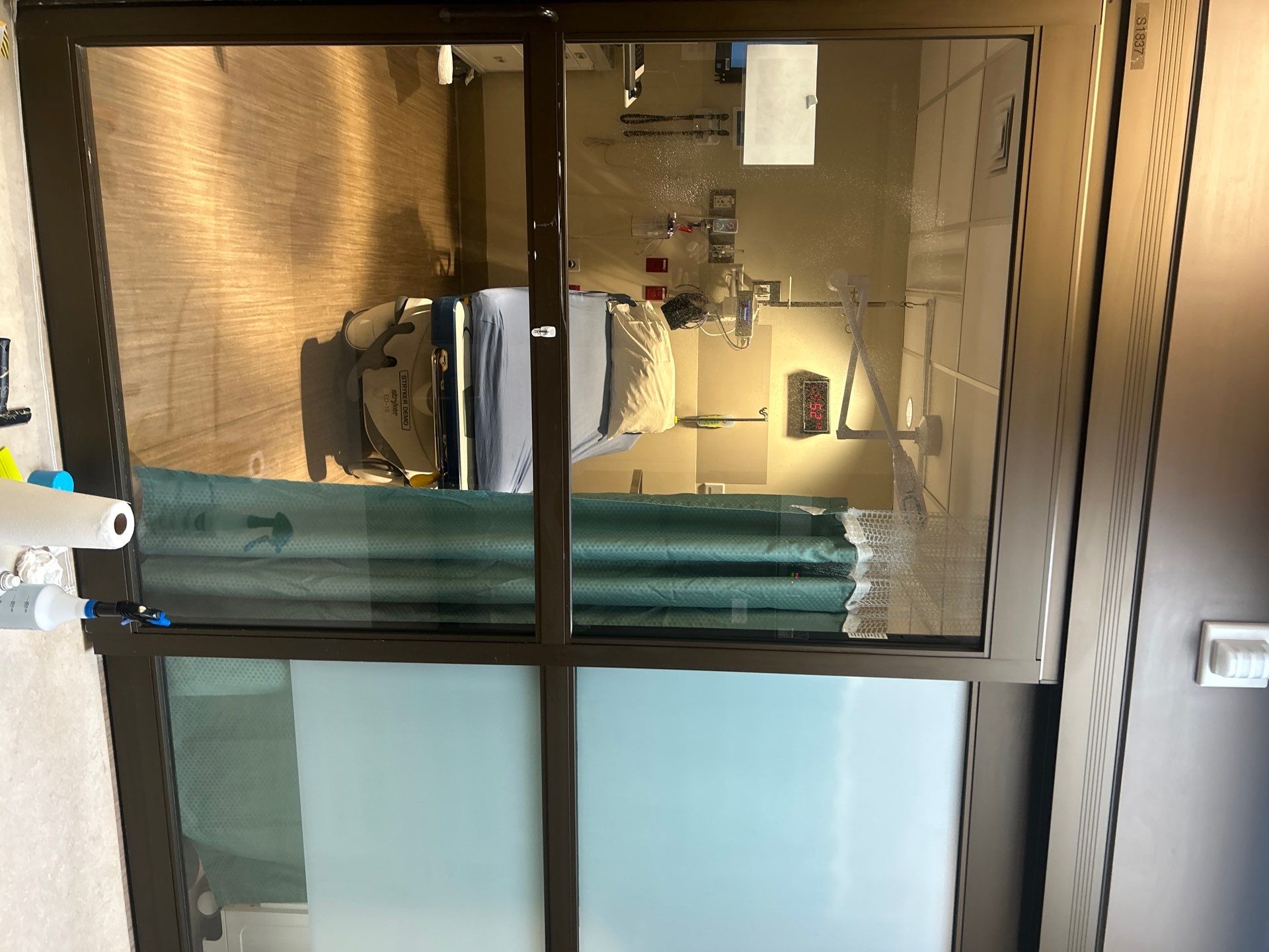 Cheshire Medical Emergency Department - Filming by Cheshire Glass Company