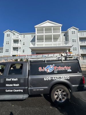 Clean multiple exterior surfaces