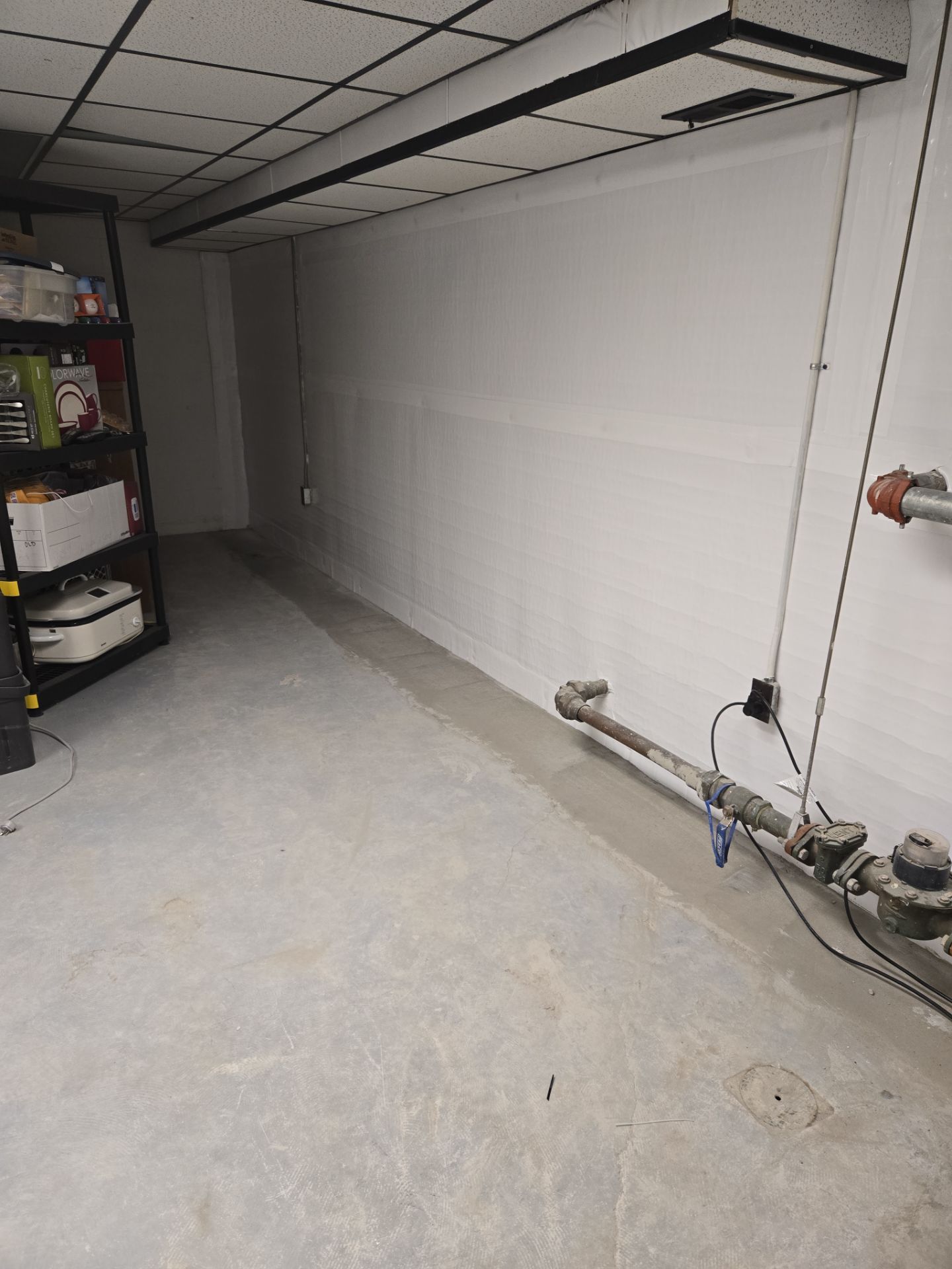 Interior Basement Waterproofing System with Embedded Fiber Reinforcement by Toledo Basement Repair 
