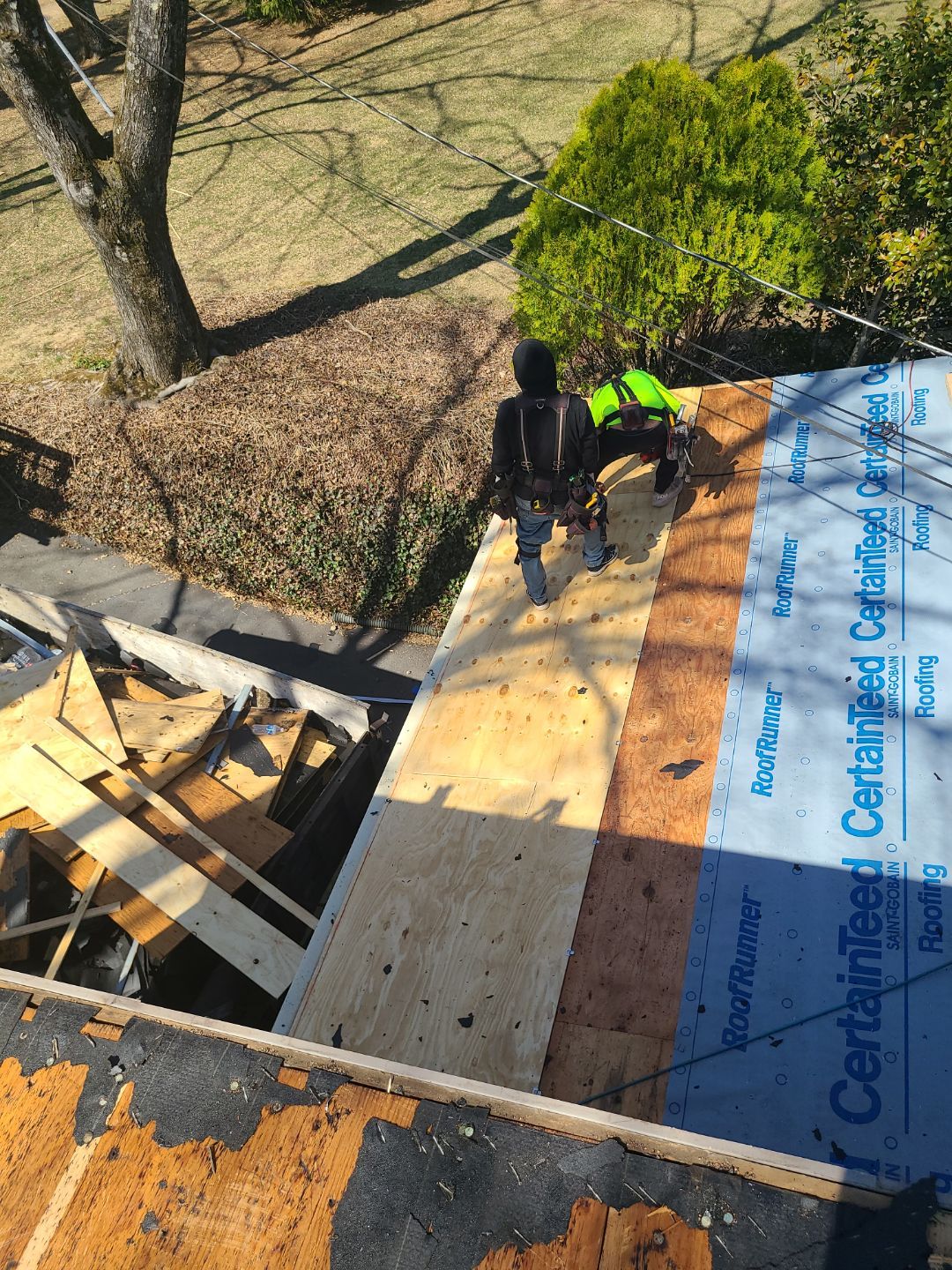 Great Falls: Residential Roof Replacement with CertainTeed Landmark Pro in Max Def Resawn Shake by RM Banning, Inc.