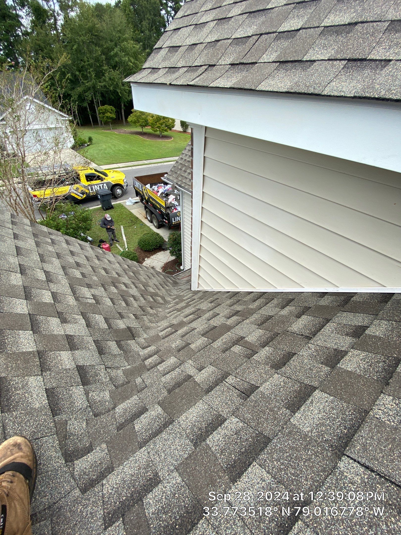 GAF HDZ - Weathered Wood by Linta Roofing Inc