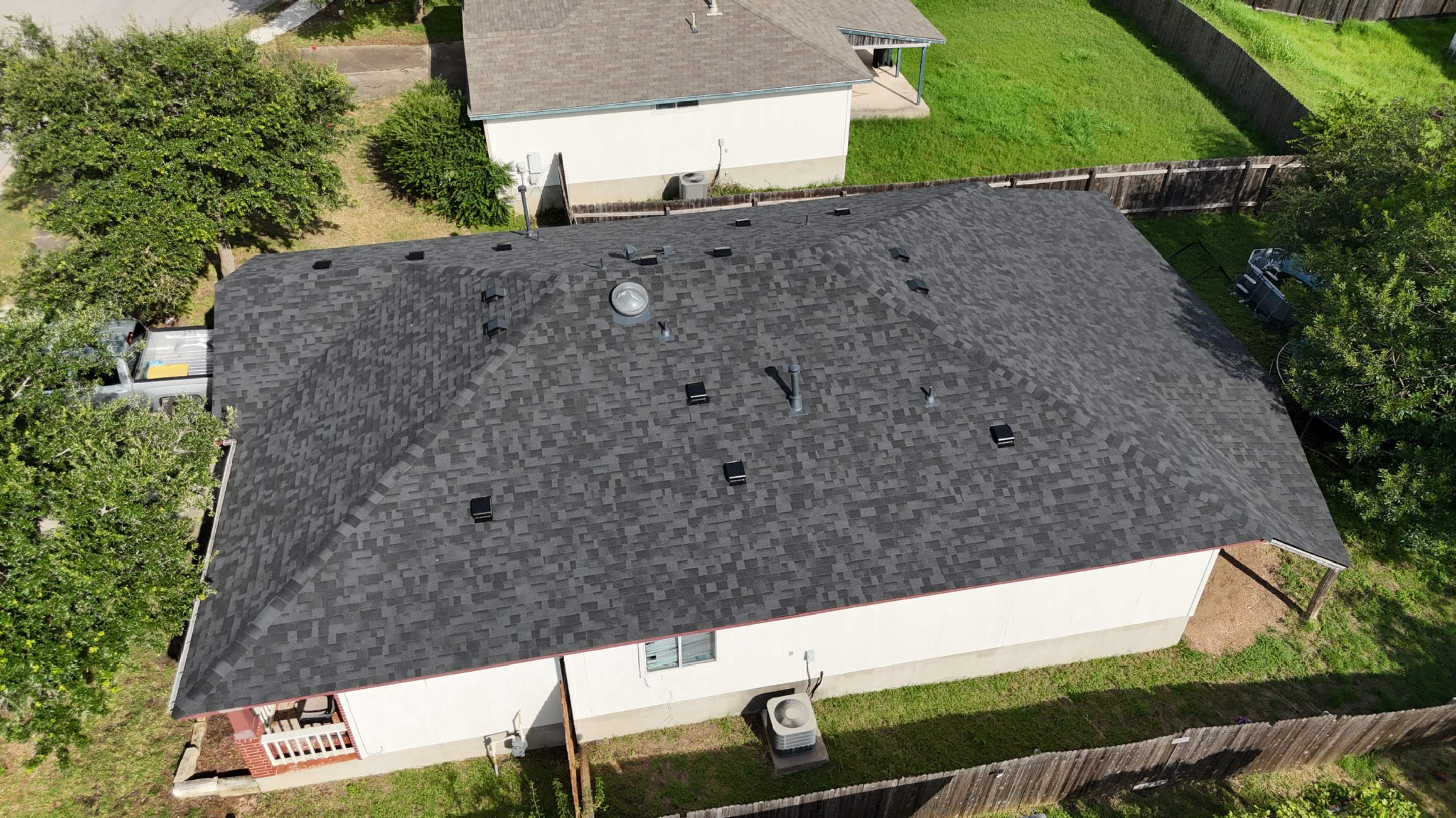 Brilliant Black - Malarkey Highlander by RoofsOnly.com