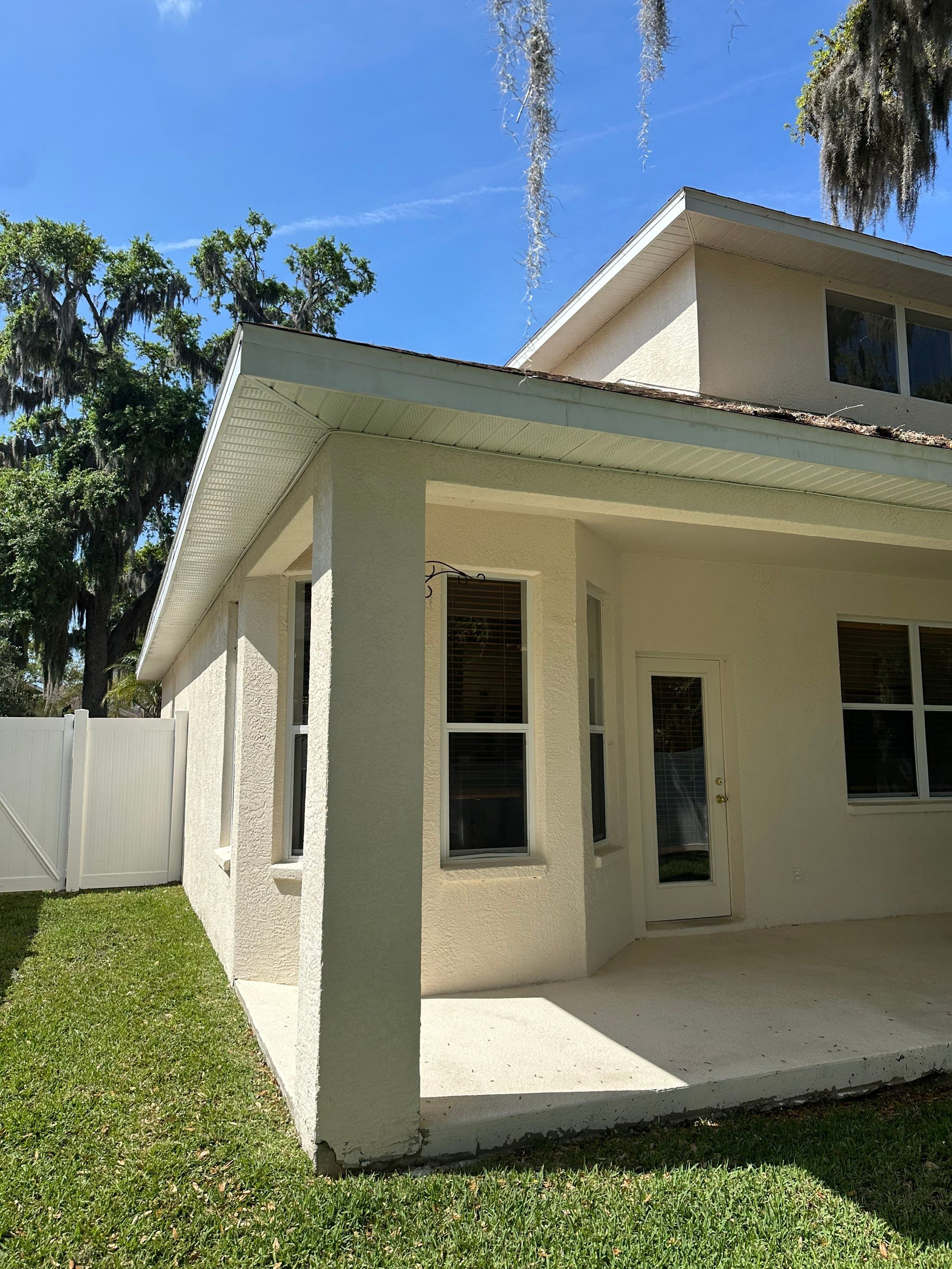 House Wash, Vinyl Fence, Patio, Driveway & Sidewalk Cleaning in Oakley Place, Ellenton, FL | Sunshine AquaWash by Sunshine AquaWash
